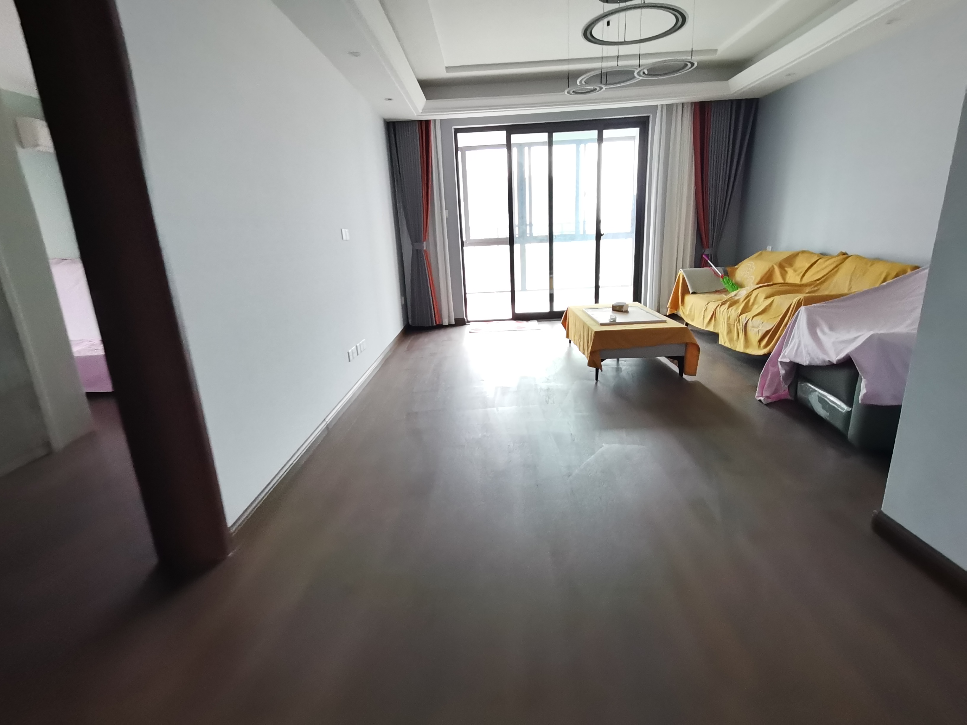 华强国际公馆 3室2厅2卫 145m²