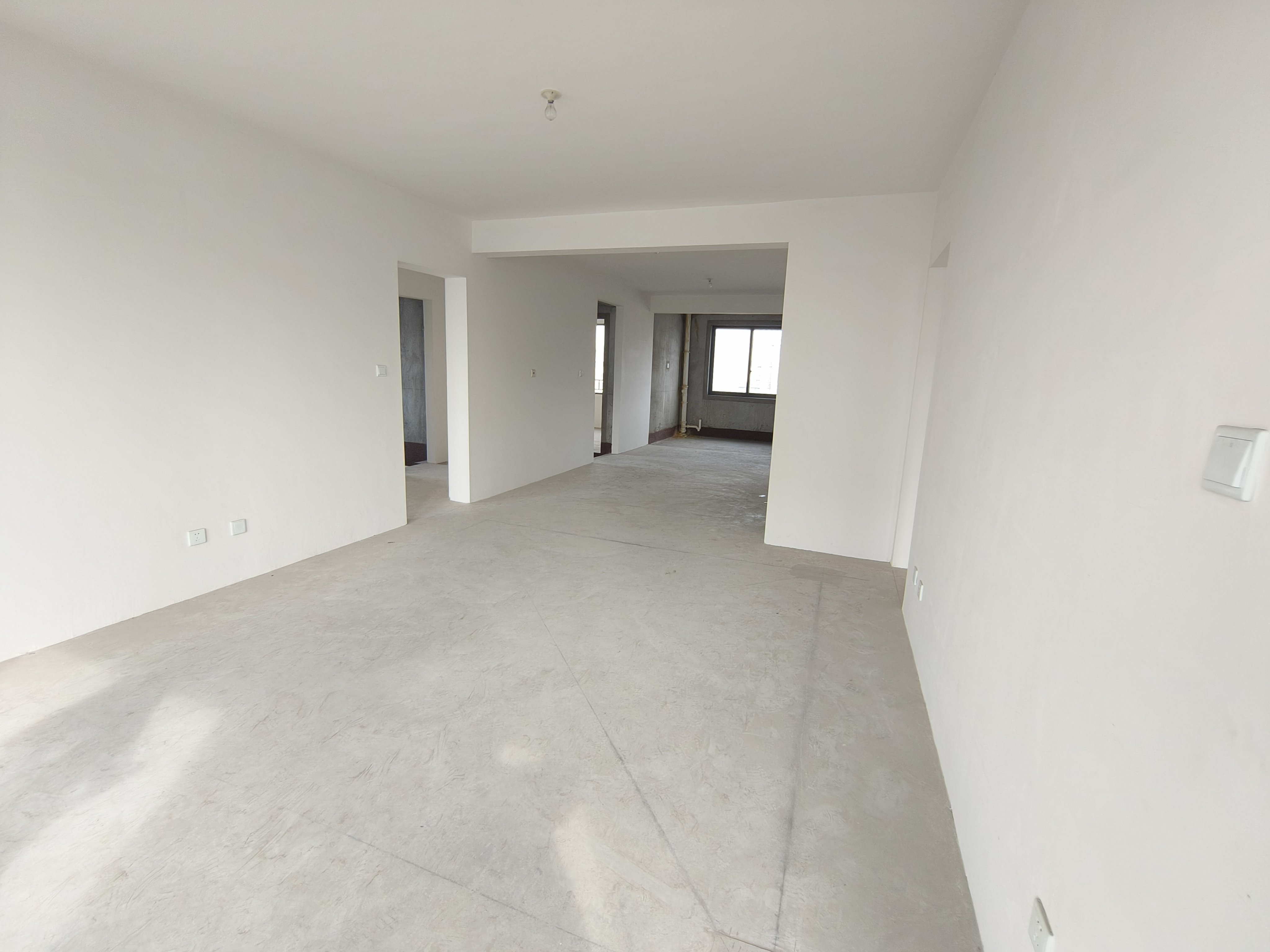 湖畔天下 4室2厅2卫 153m&sup2;