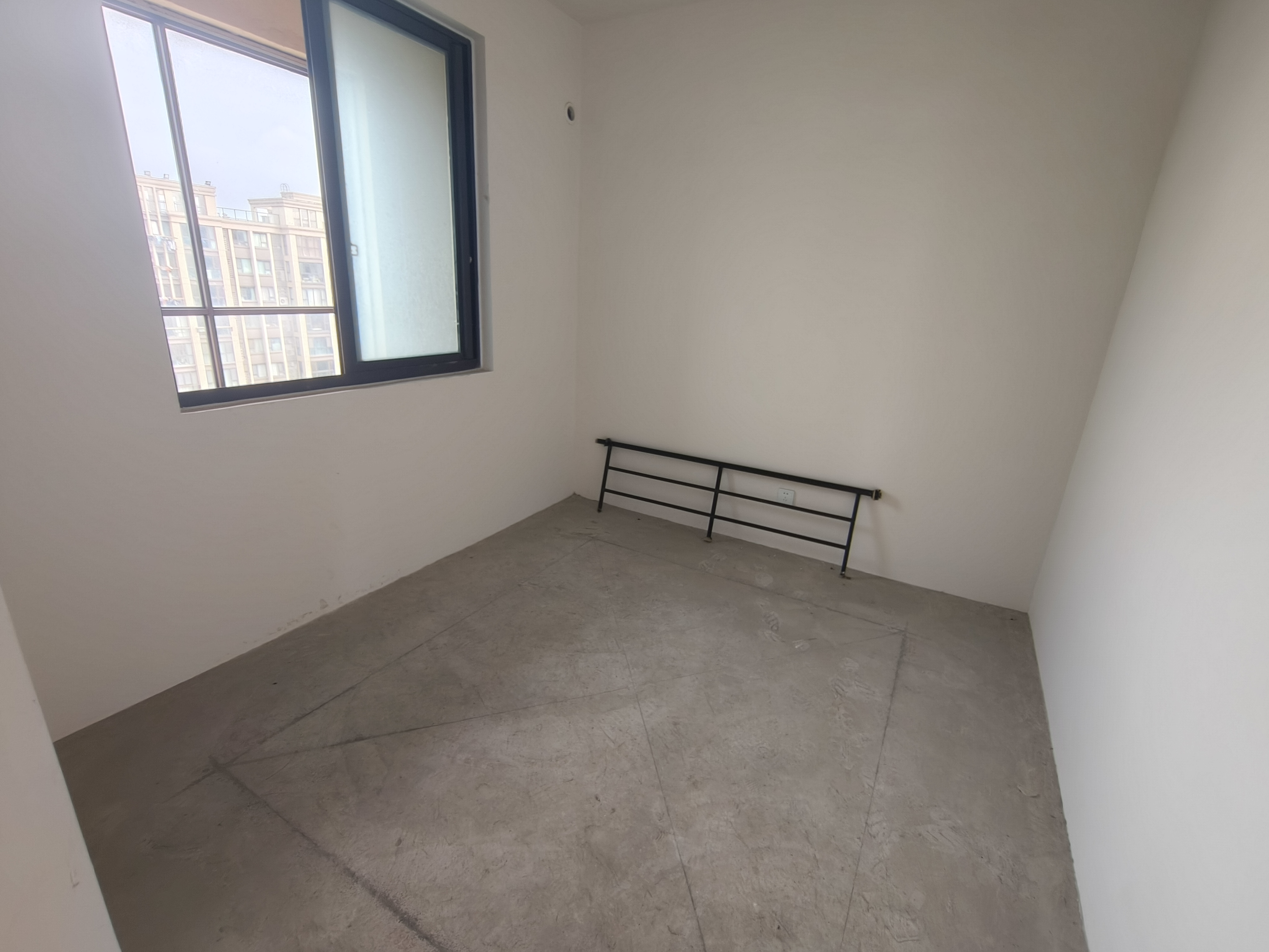 湖畔天下 4室2厅2卫 153m&sup2;
