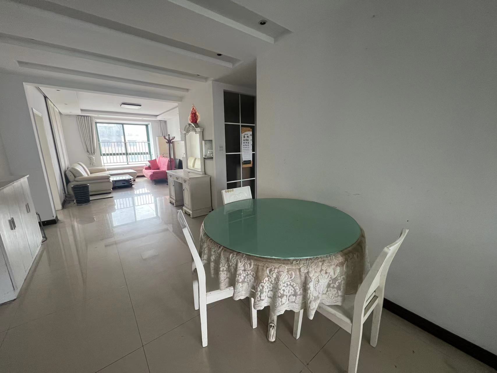 友谊家园 3室2厅2卫 135m&sup2;