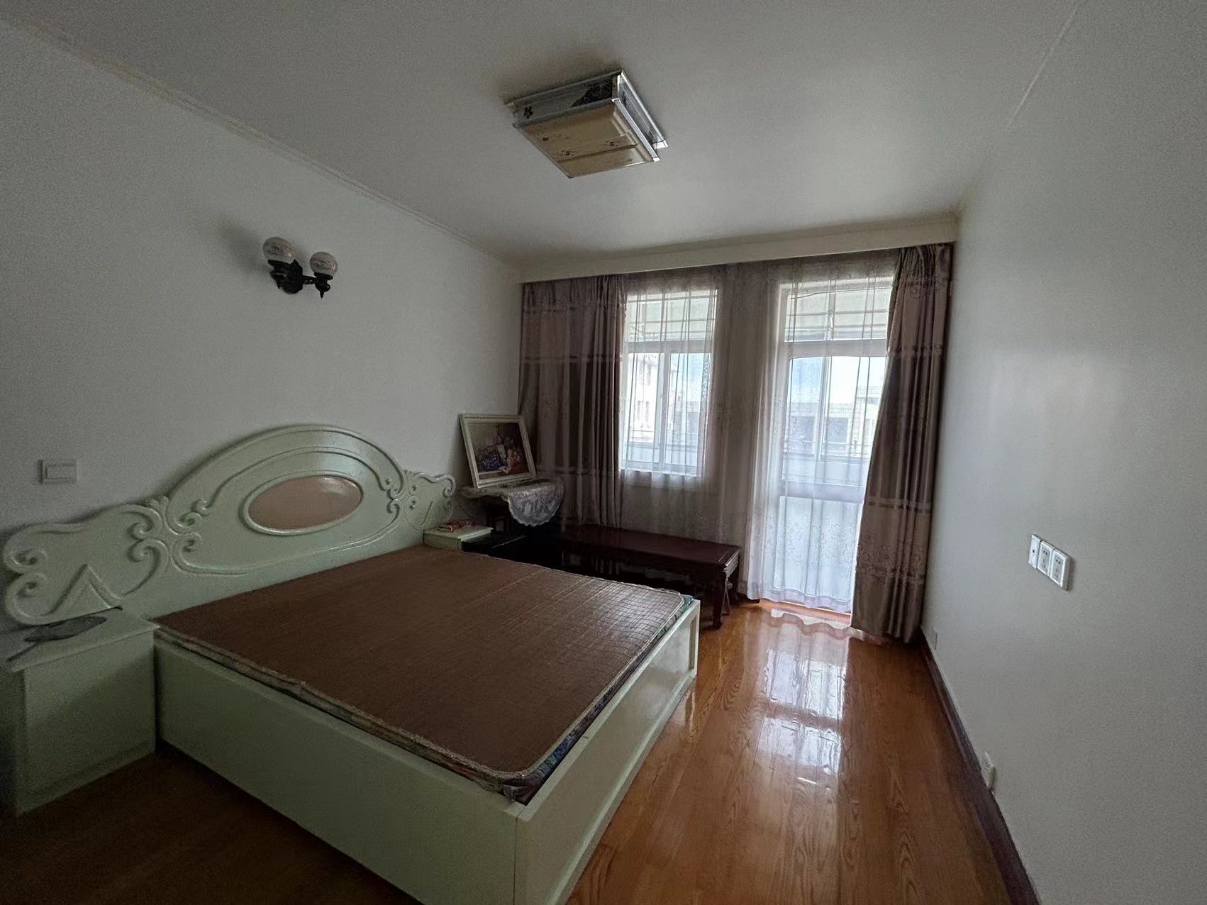 虹桥东村 2室1厅1卫 71m&sup2;
