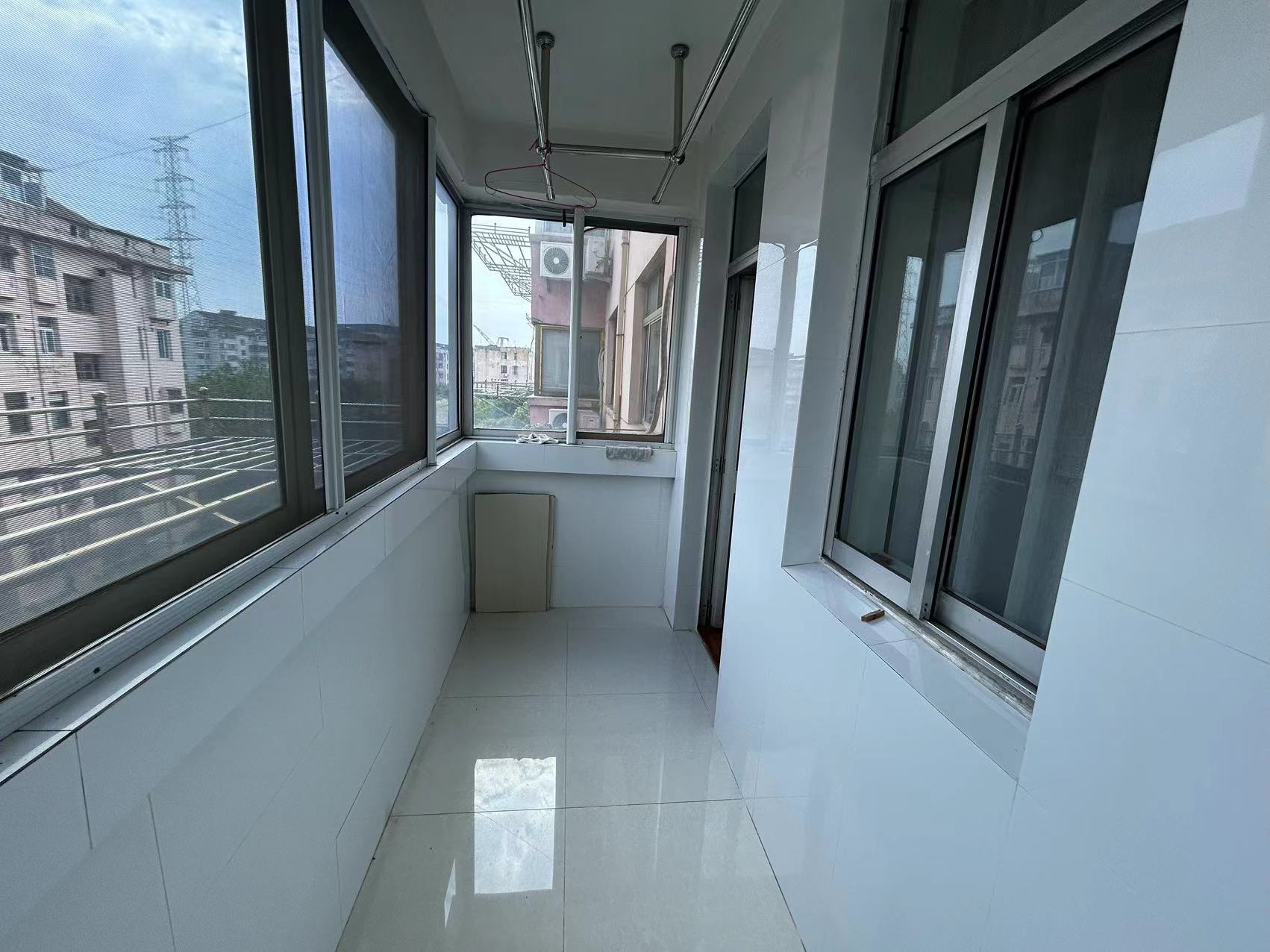 虹桥东村 2室1厅1卫 71m&sup2;