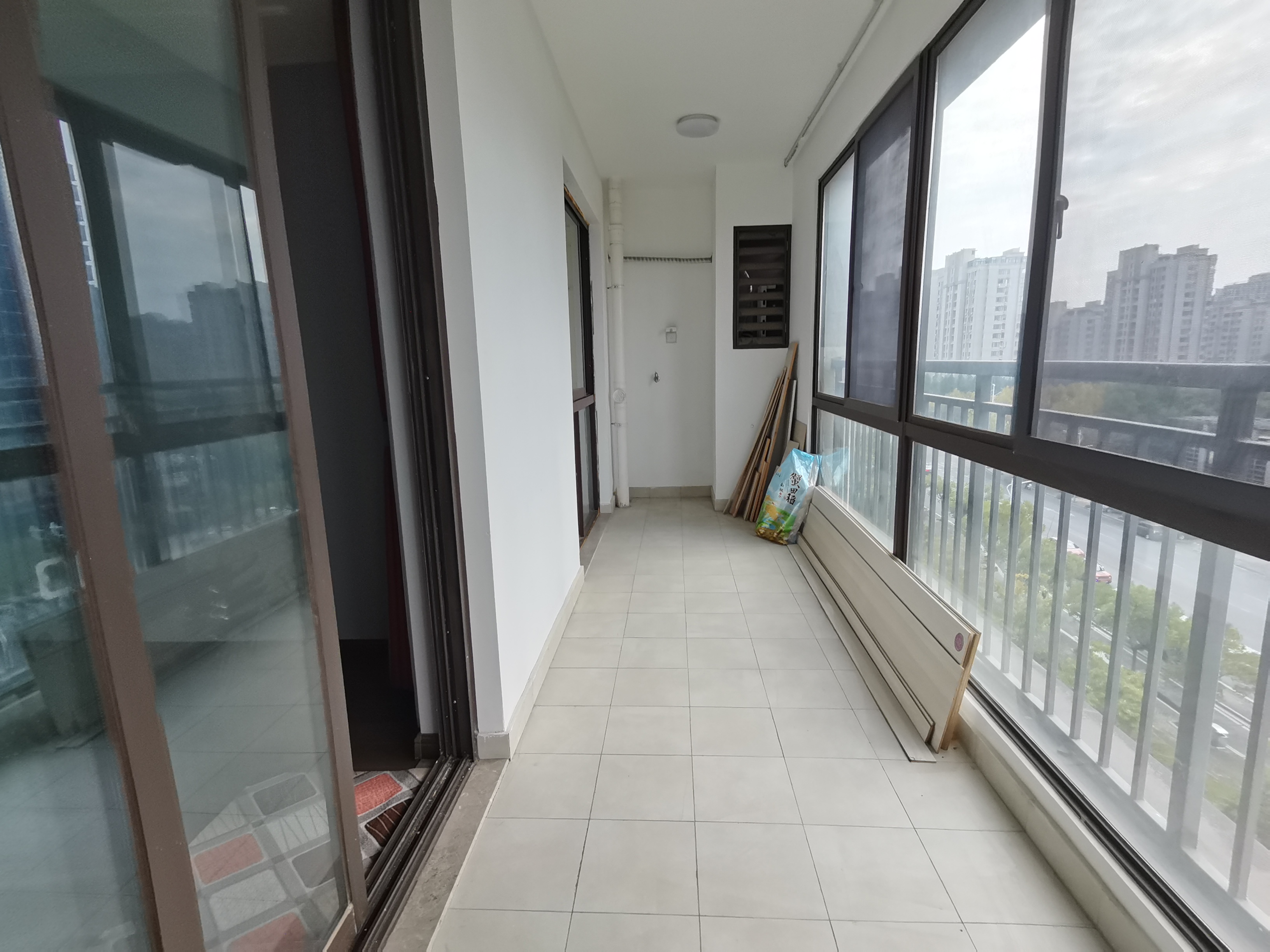 华强国际公馆 3室2厅2卫 142m&sup2;
