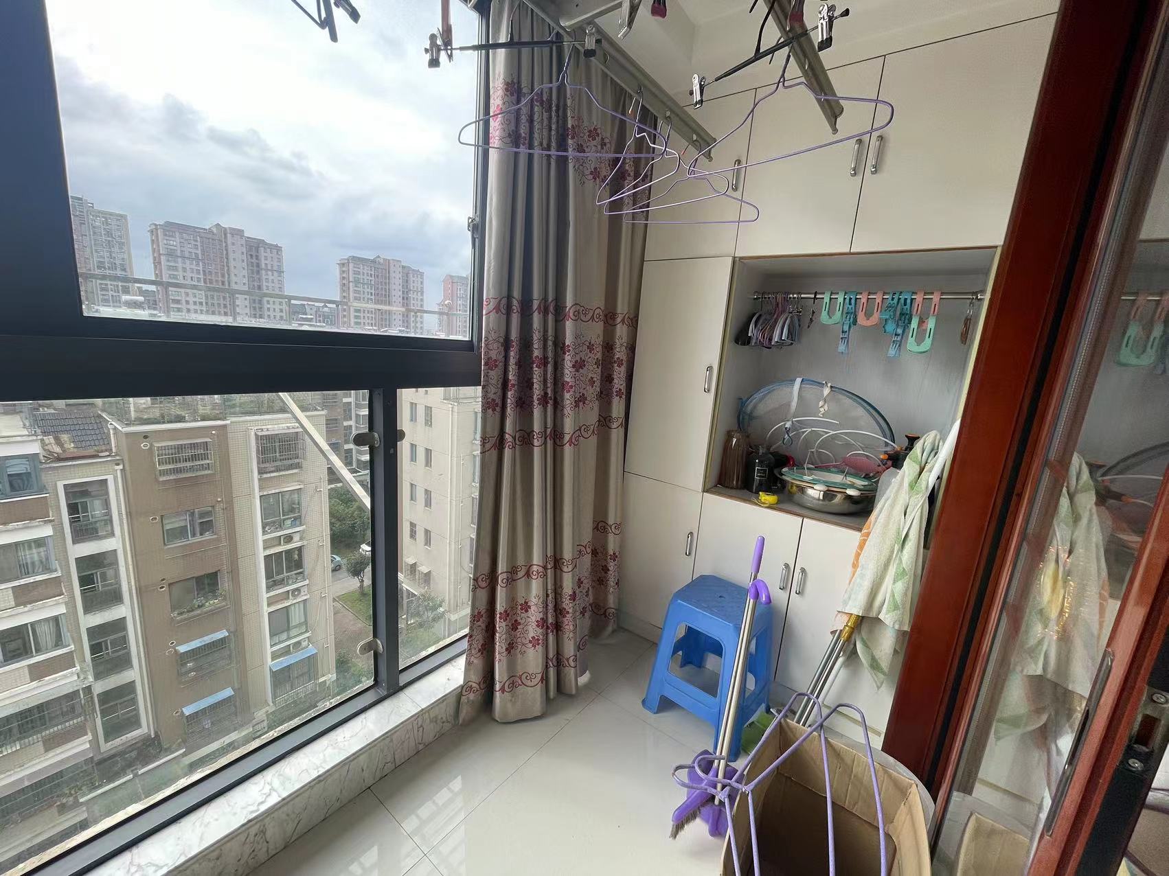 金桥世家 3室2厅2卫 140m&sup2;