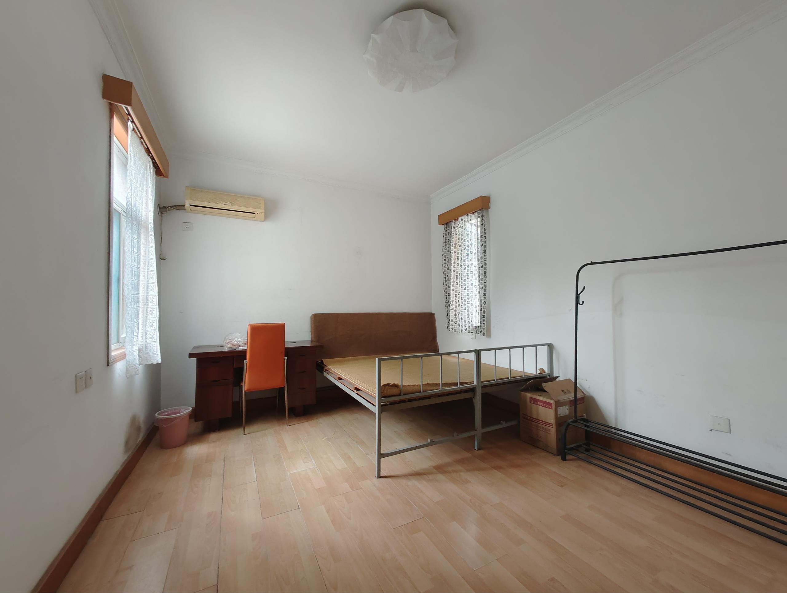 易家桥新村 2室1厅1卫 75m&sup2;