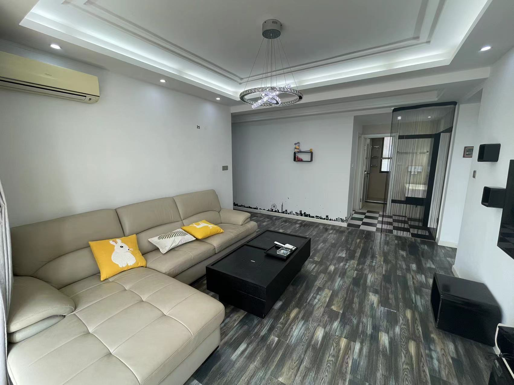 华强城 3室2厅2卫 115m&sup2;
