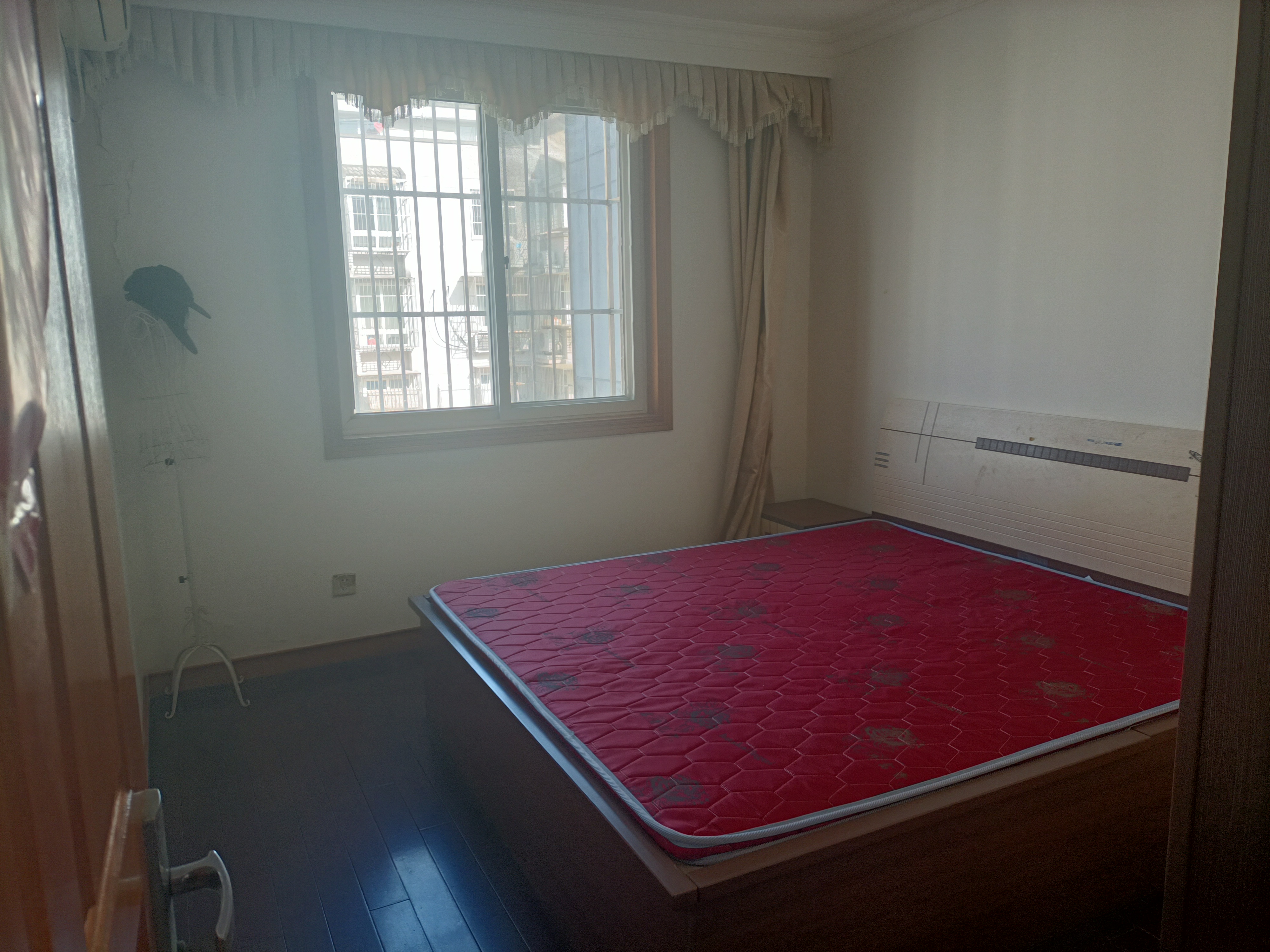 海港新村 5室2厅1卫 110.00m&sup2;