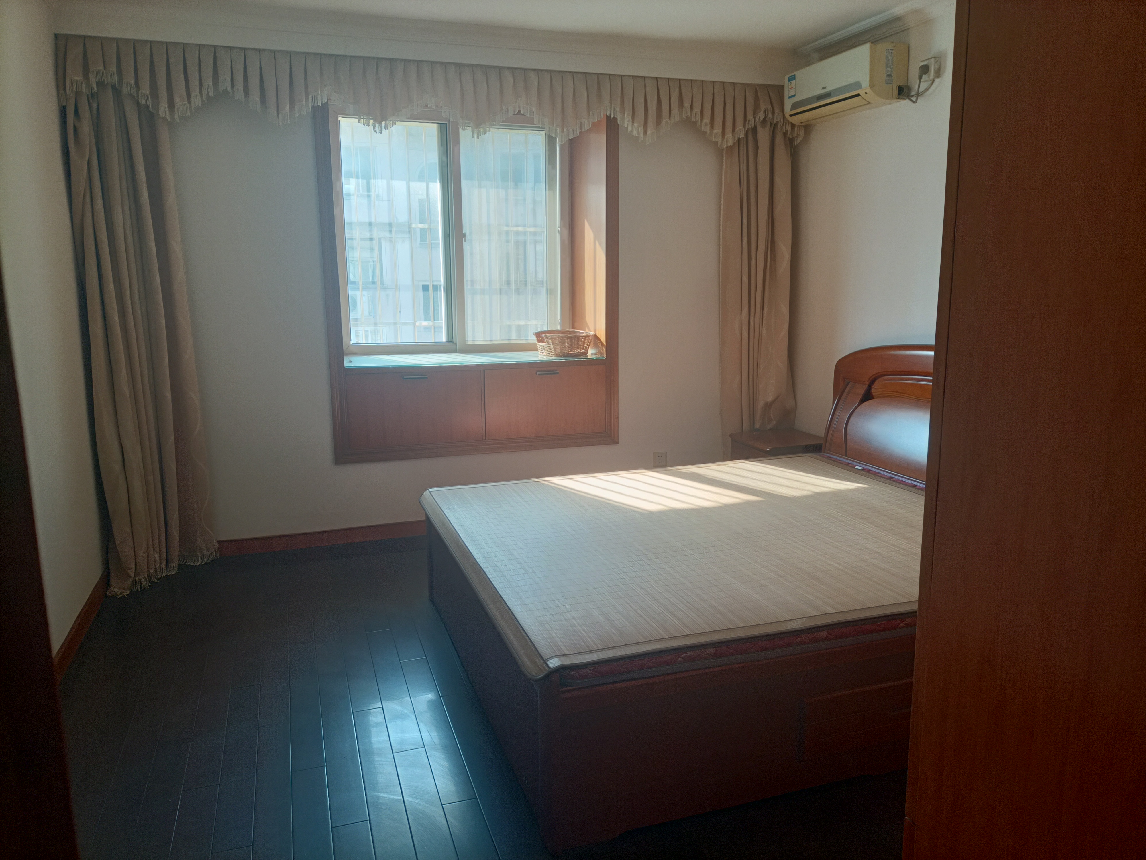 海港新村 5室2厅1卫 110.00m&sup2;