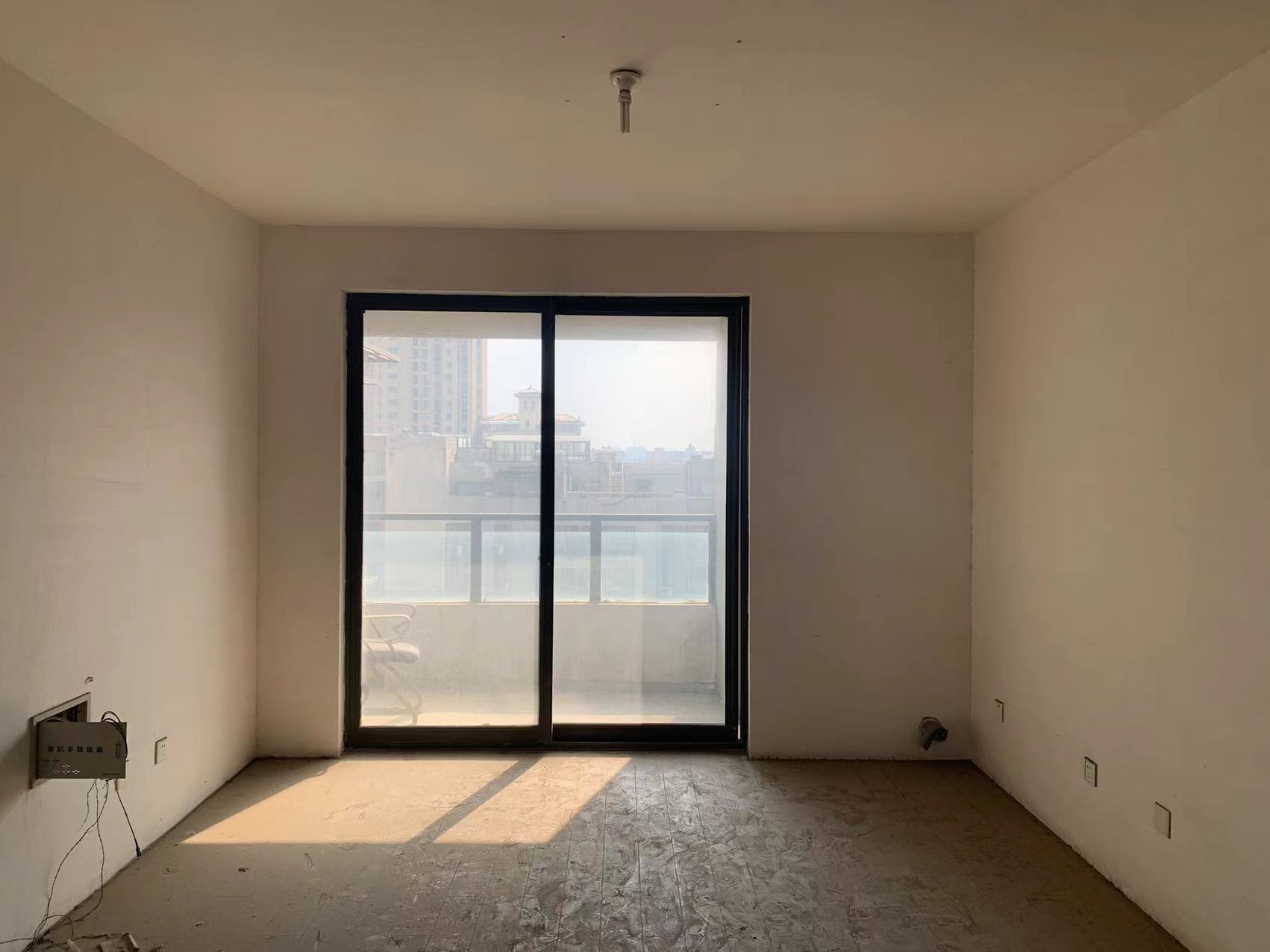 万通城 3室2厅1卫 102m&sup2;
