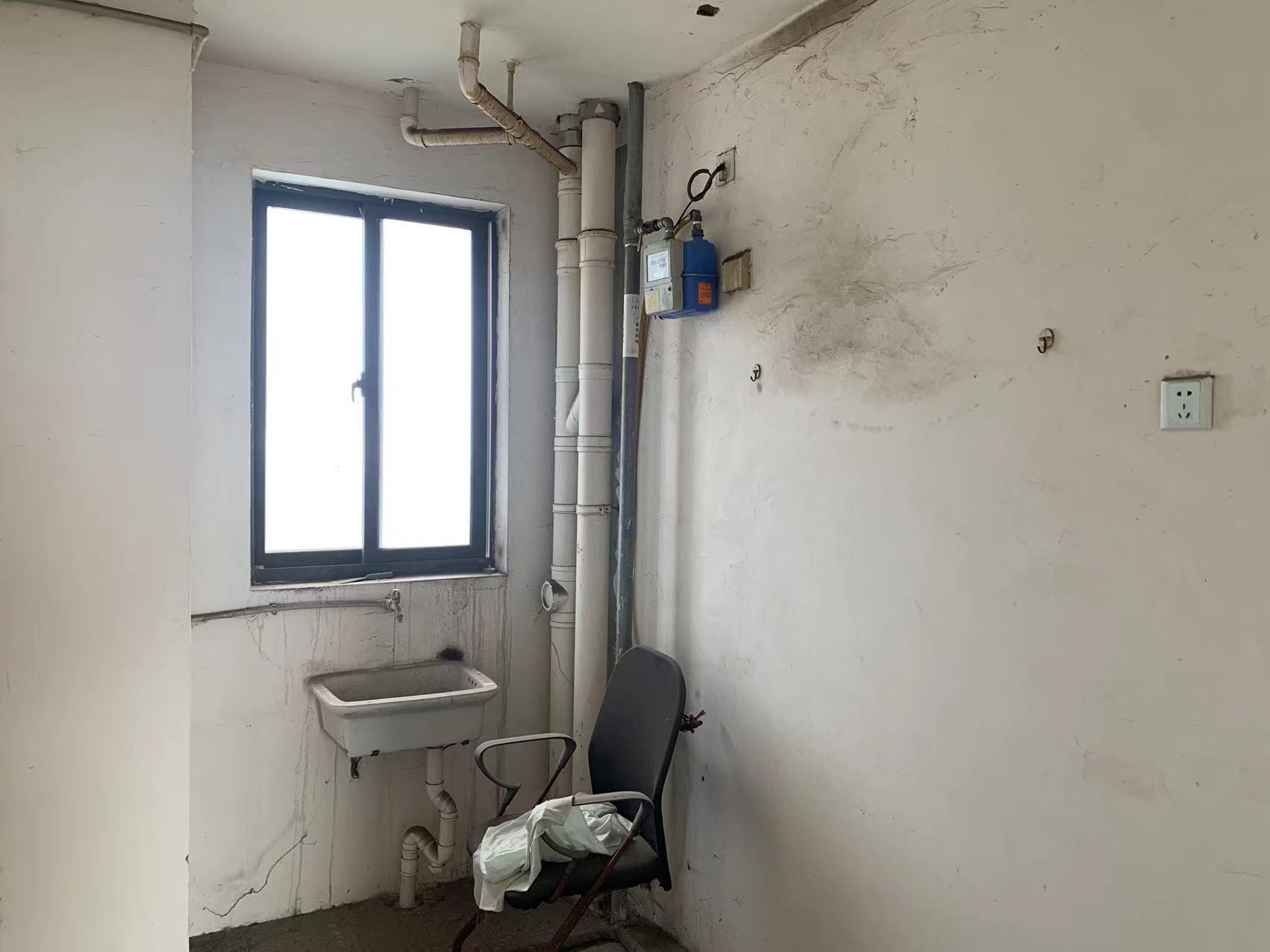 万通城 3室2厅1卫 102m&sup2;