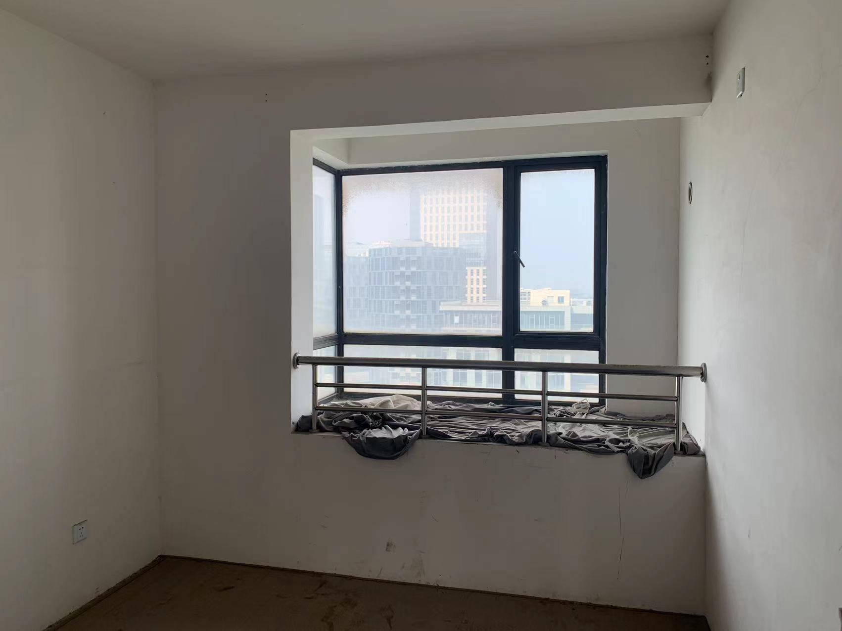 万通城 3室2厅1卫 102m&sup2;