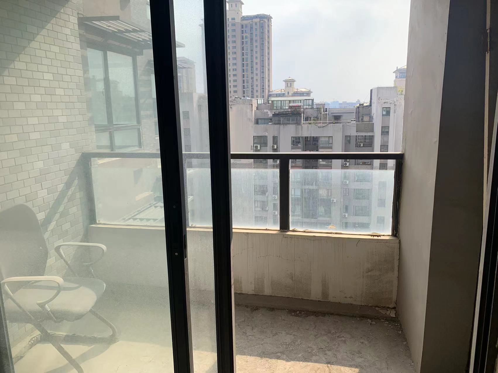万通城 3室2厅1卫 102m&sup2;
