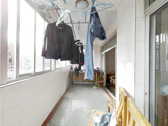 姚港路22号 4室2厅1卫 170m&sup2;