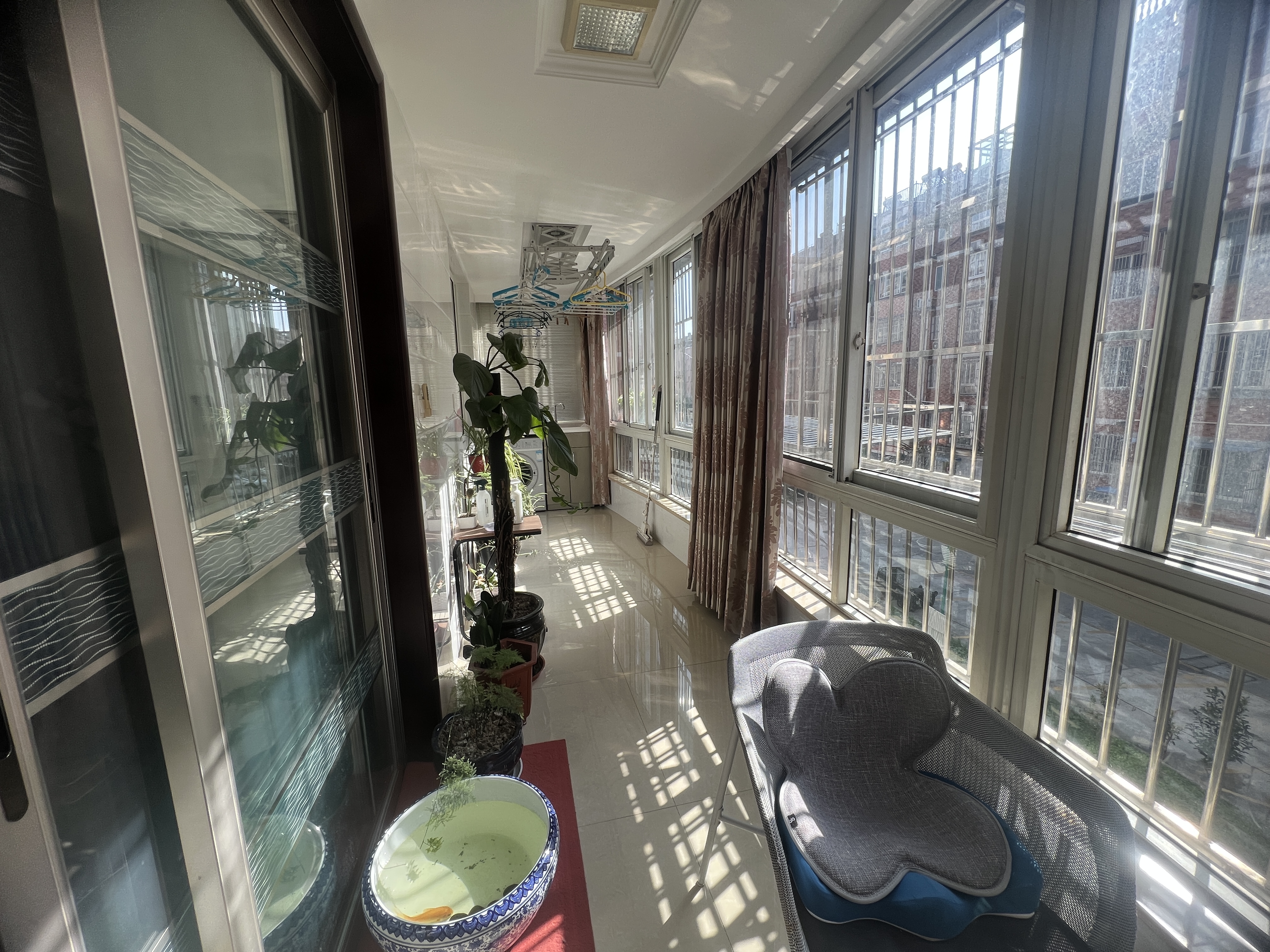 东大俪鑫 3室2厅2卫 158m&sup2;