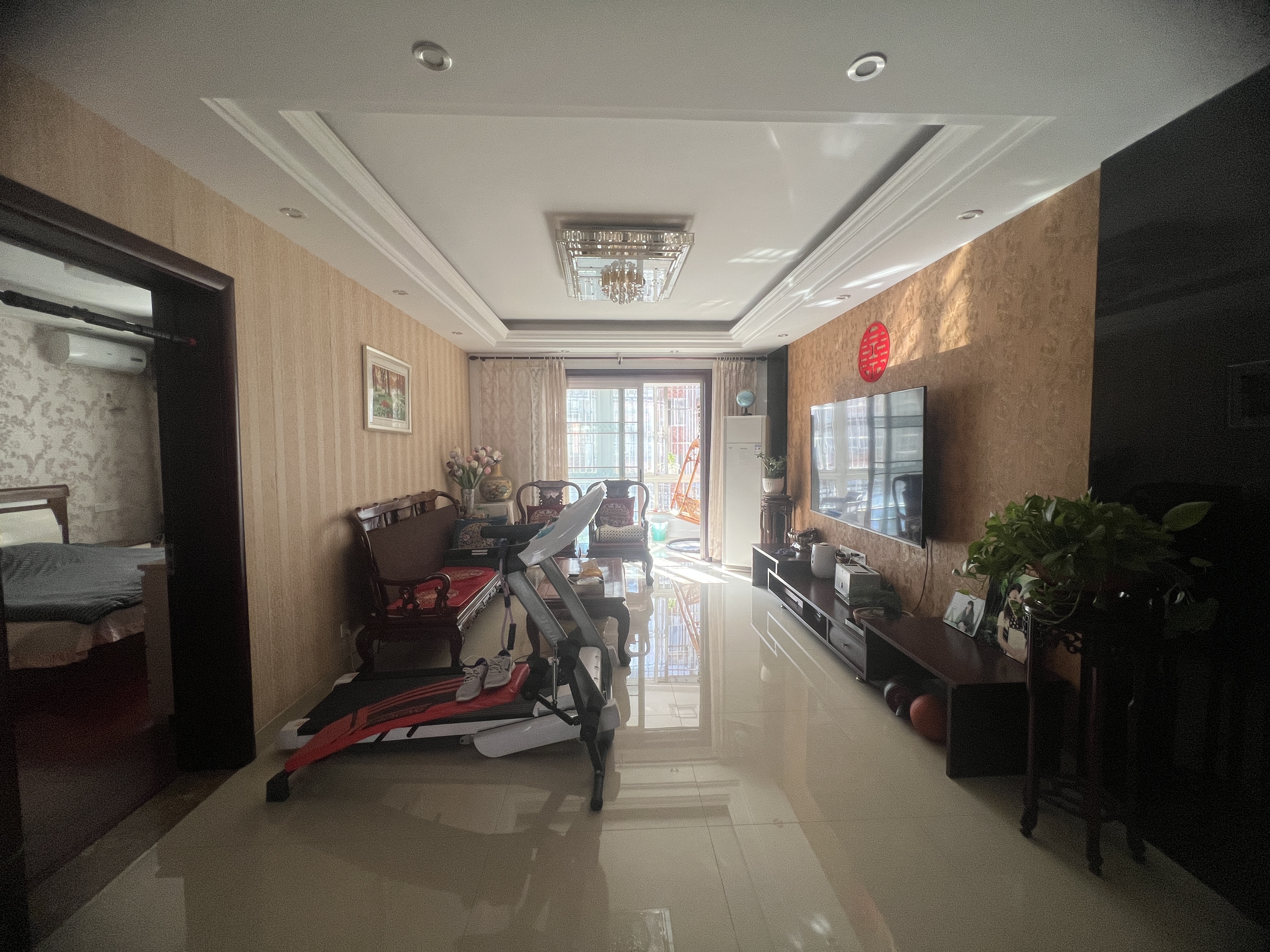 东大俪鑫 3室2厅2卫 158m&sup2;