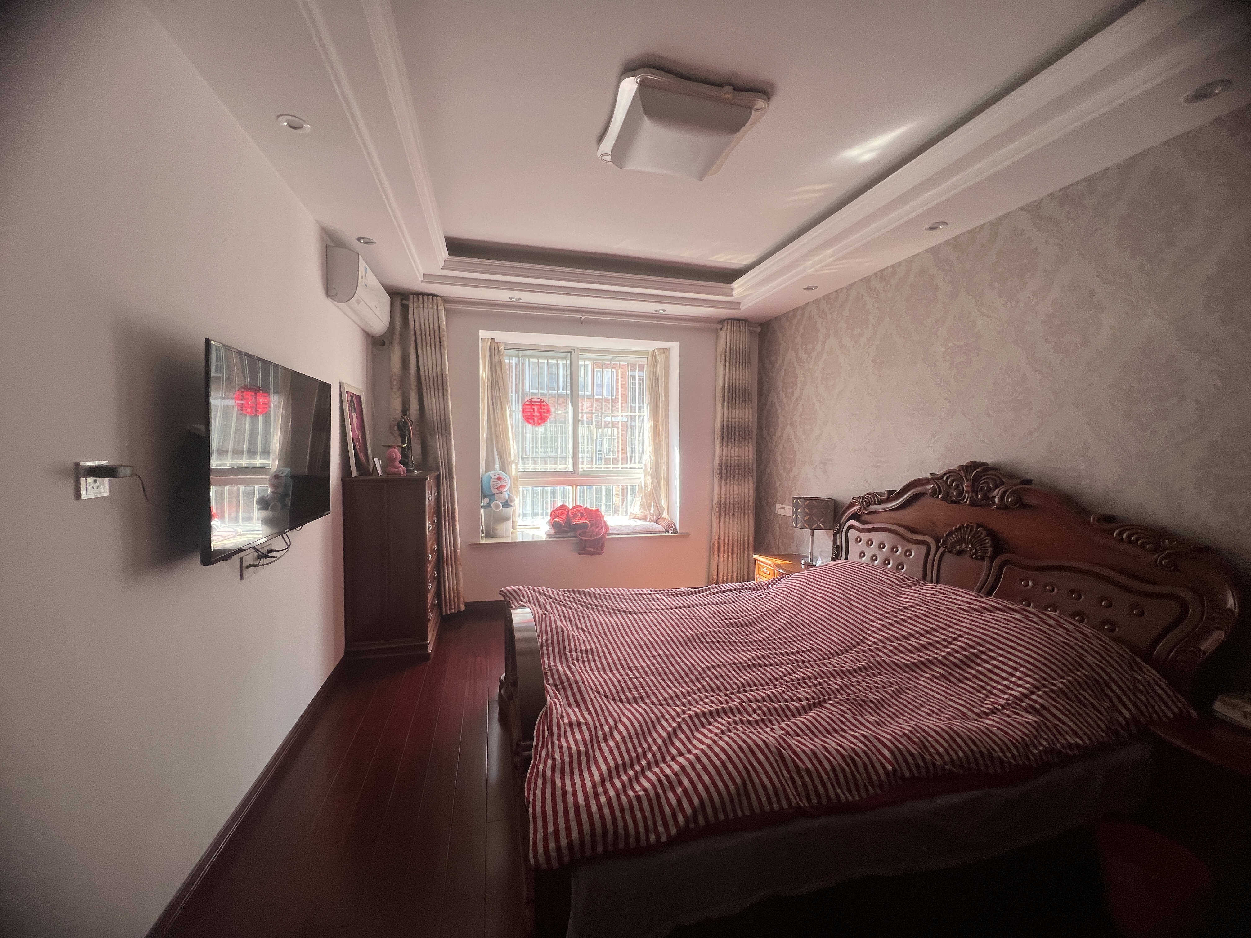东大俪鑫 3室2厅2卫 158m&sup2;