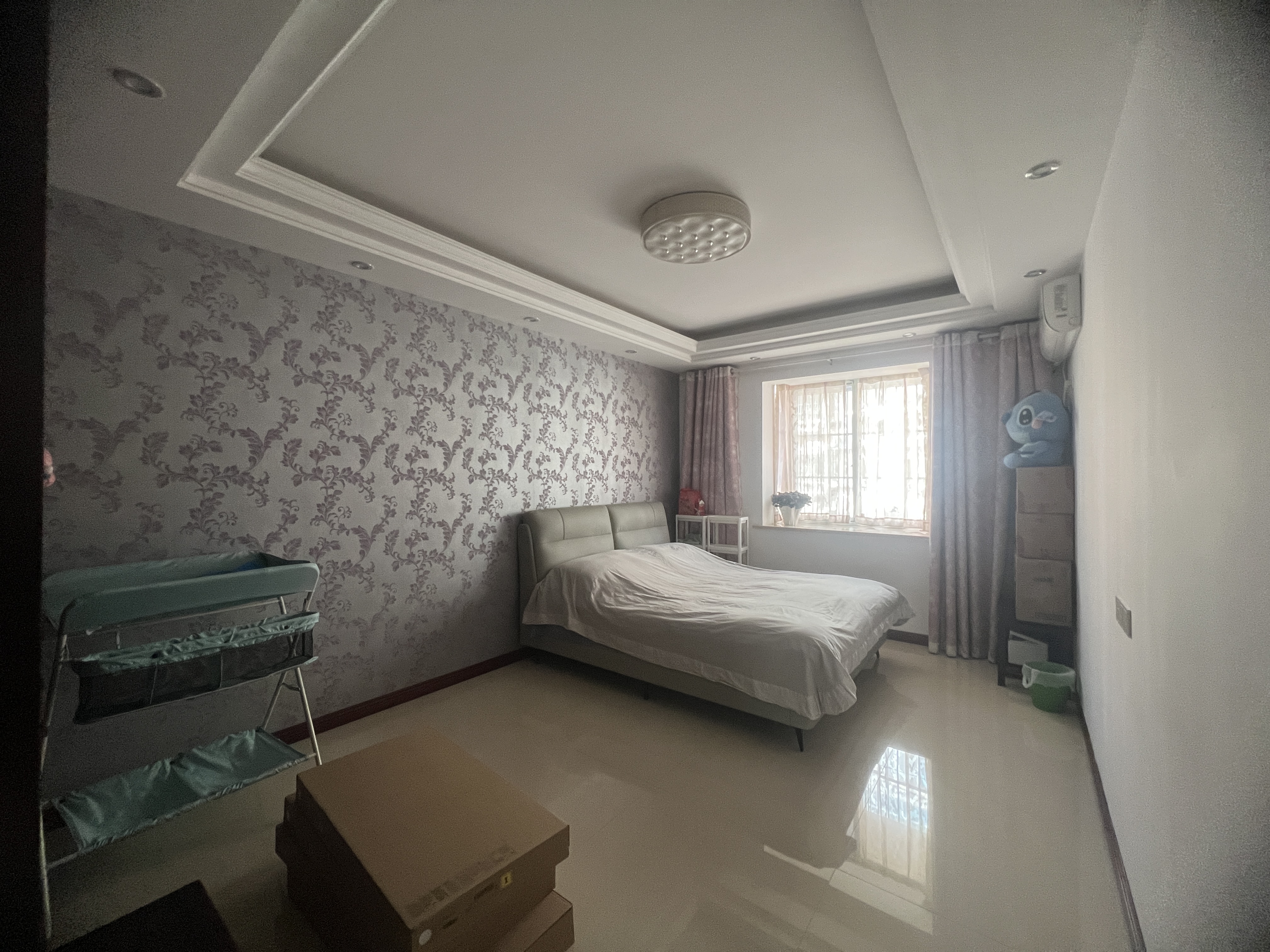 东大俪鑫 3室2厅2卫 158m&sup2;