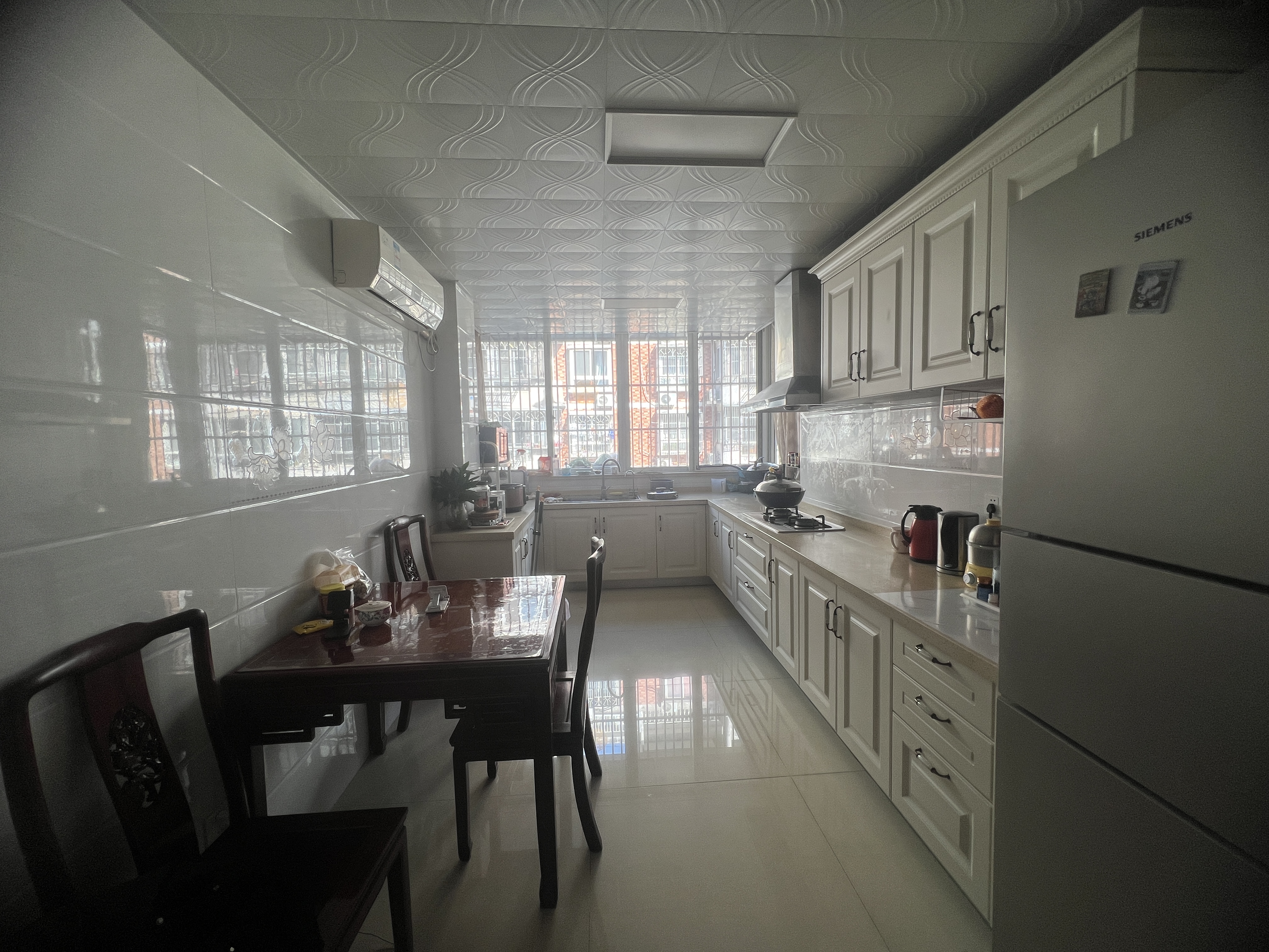 东大俪鑫 3室2厅2卫 158m&sup2;