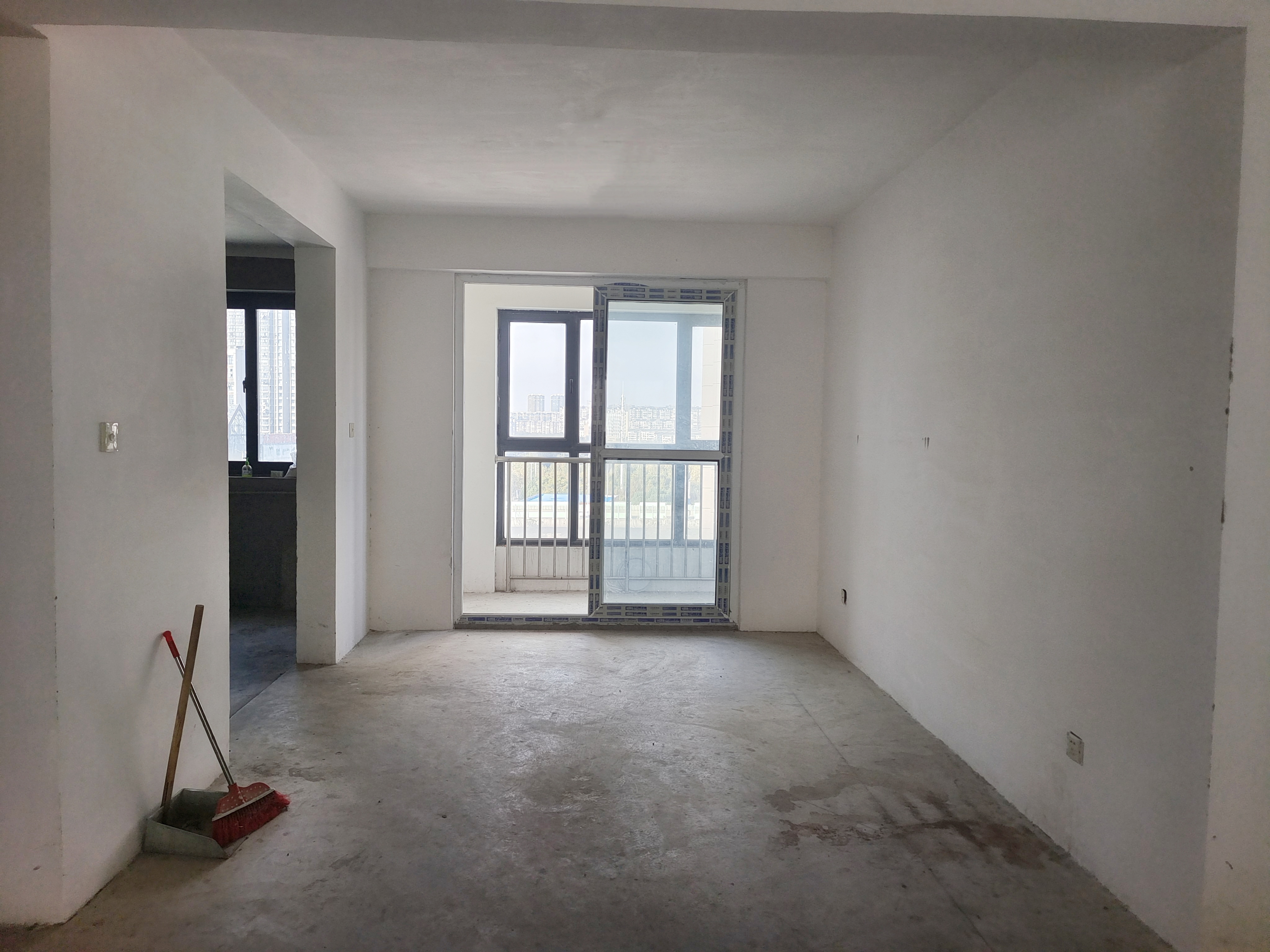 中港城皇家公寓 3室2厅2卫 141m&sup2;