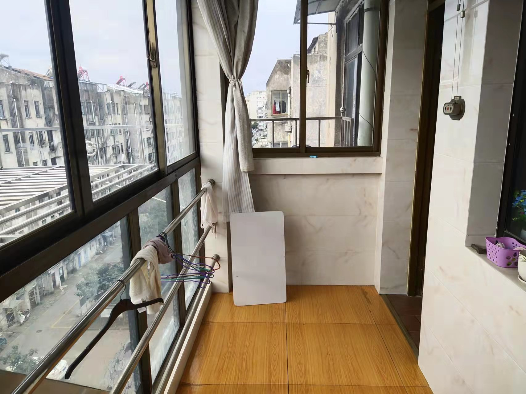 八角亭东一区 3室1厅1卫 81m&sup2;