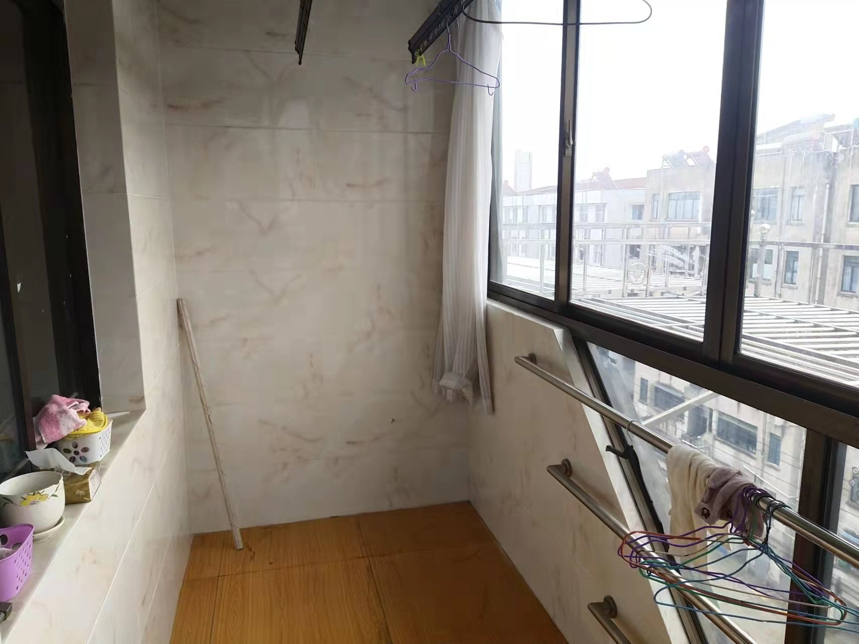 八角亭东一区 3室1厅1卫 81m&sup2;