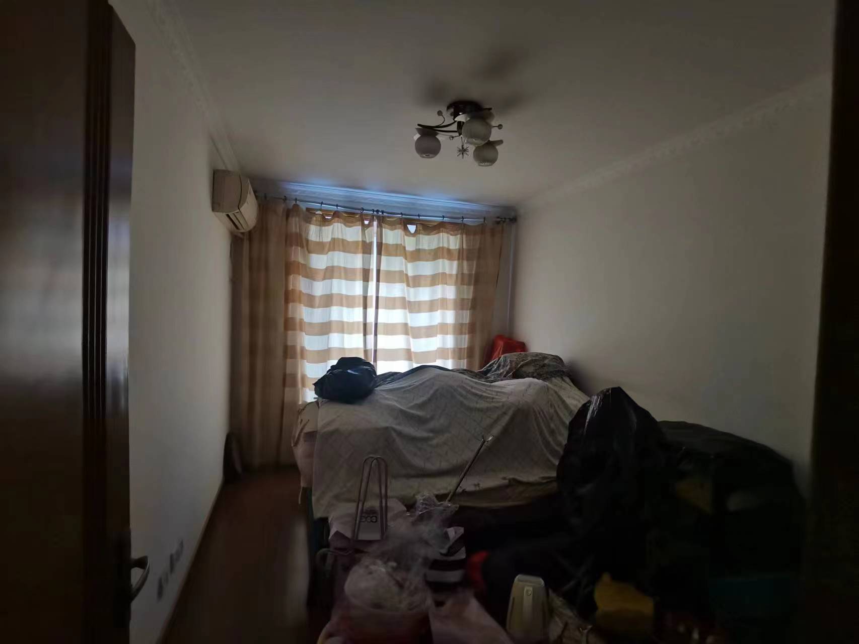 永兴花苑 4室2厅2卫 155.72m&sup2;