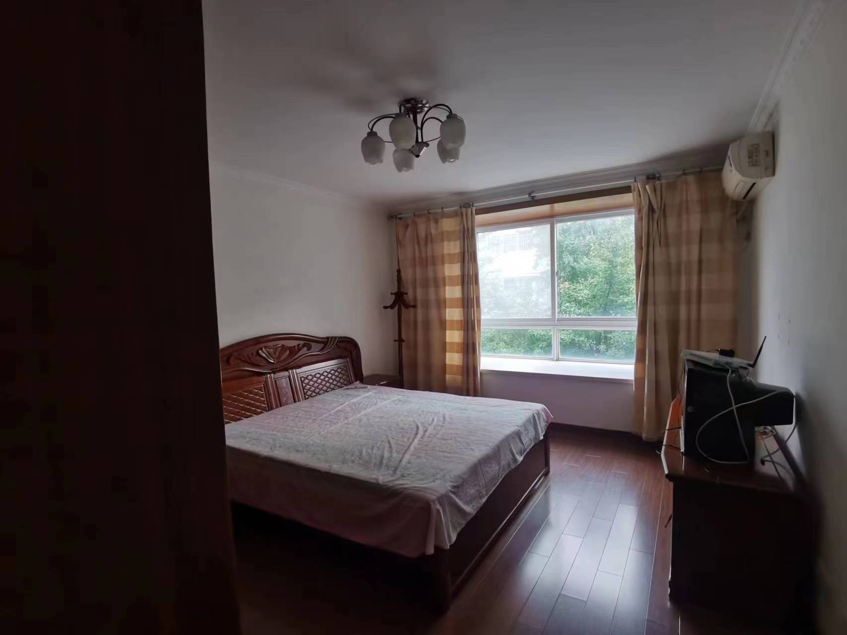 永兴花苑 4室2厅2卫 155.72m&sup2;