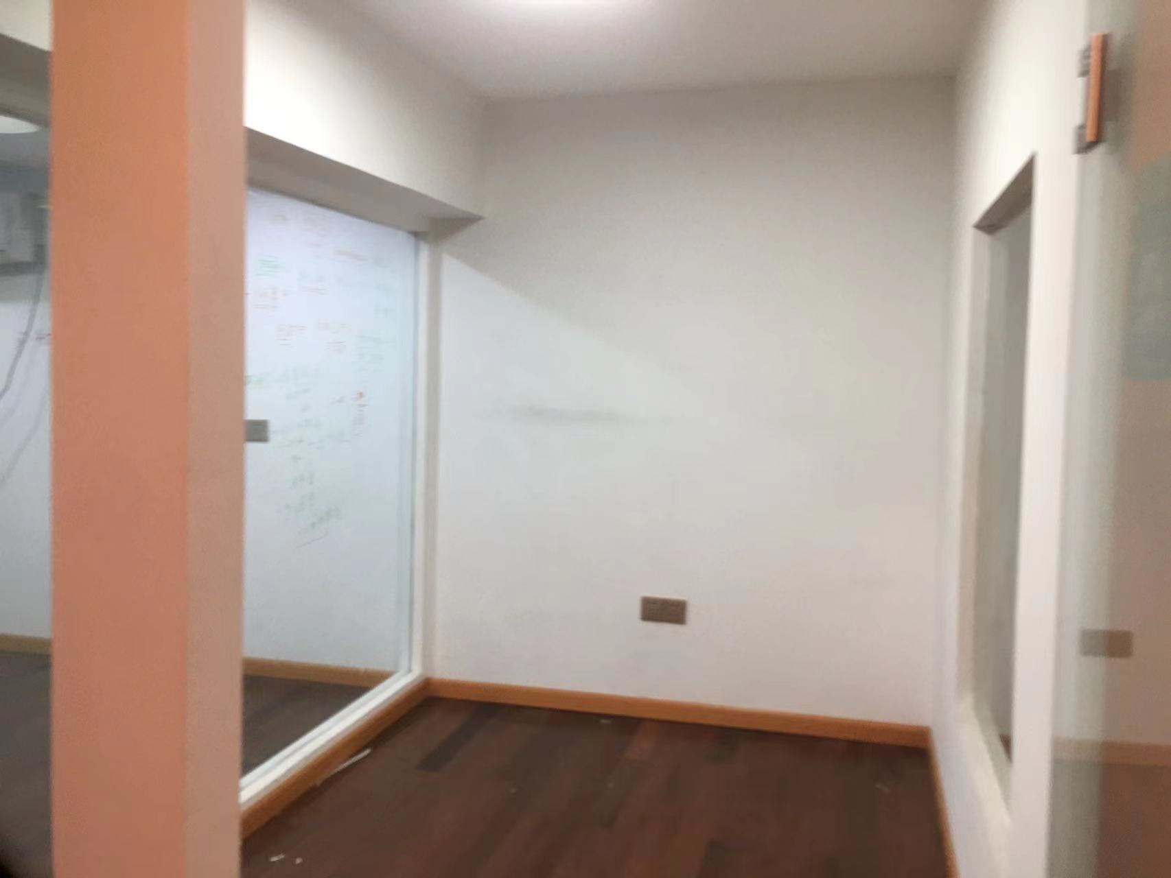 华都商业广场 3室1厅1卫 91m&sup2;