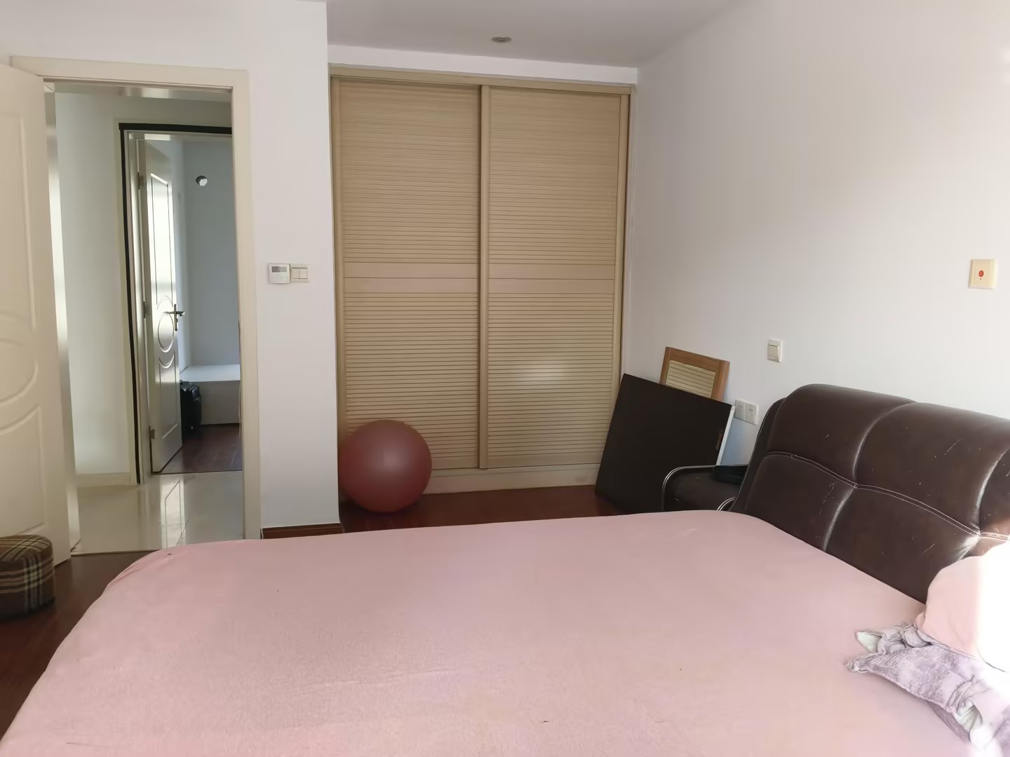 银洲&middot;皇家花园 2室2厅1卫 110m&sup2;