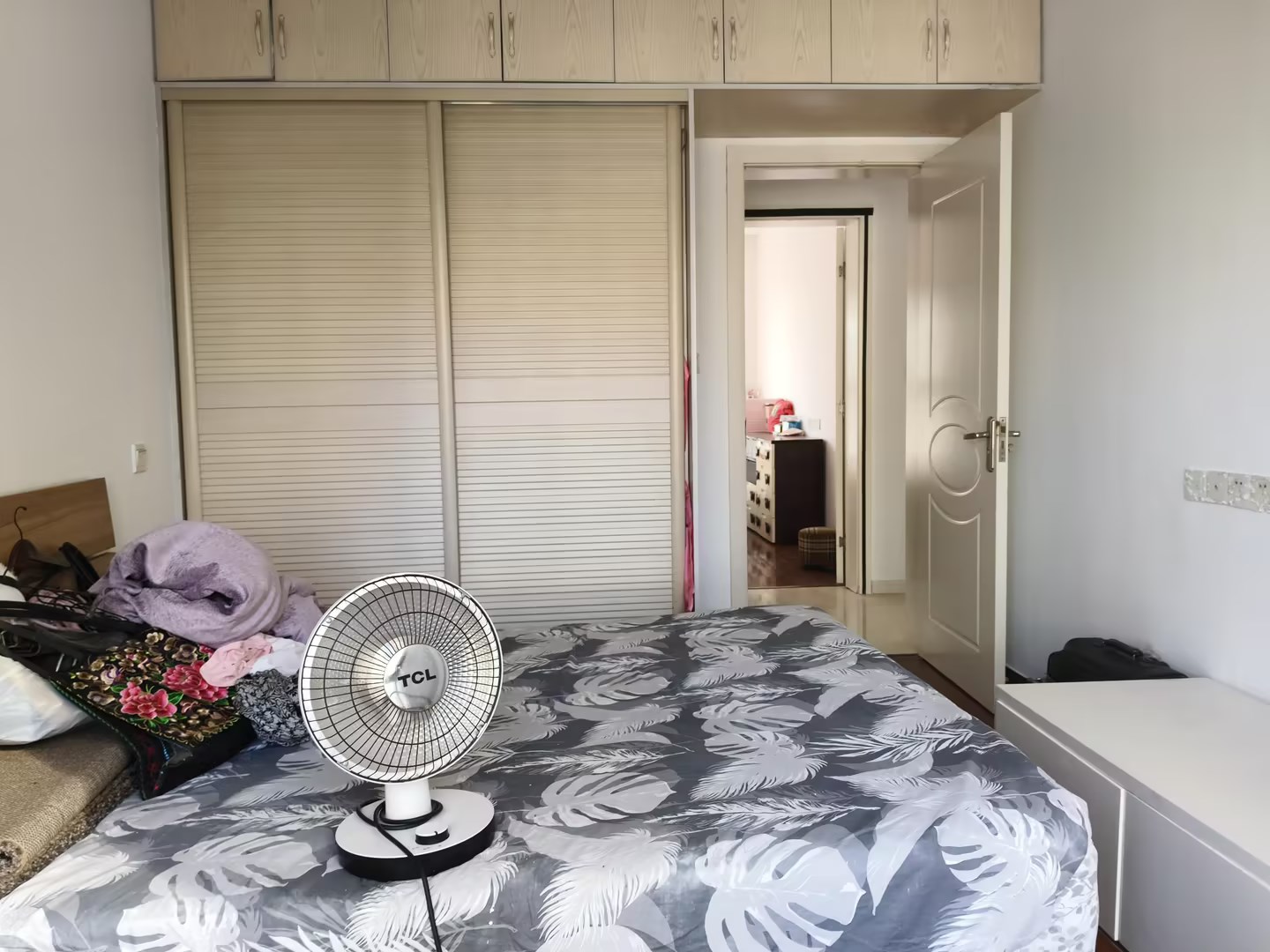 银洲&middot;皇家花园 2室2厅1卫 110m&sup2;