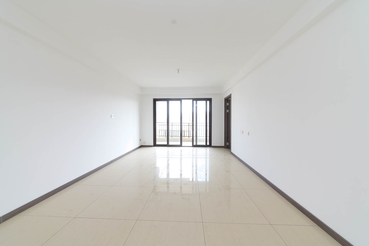卓越万科新都会 3室2厅2卫 121.24m&sup2;