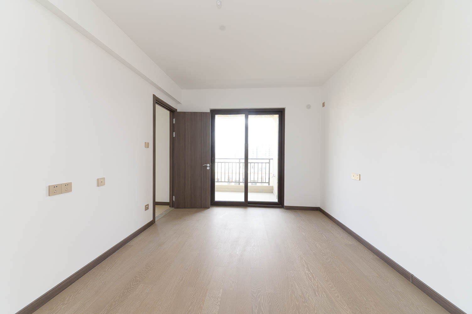 卓越万科新都会 3室2厅2卫 121.24m&sup2;