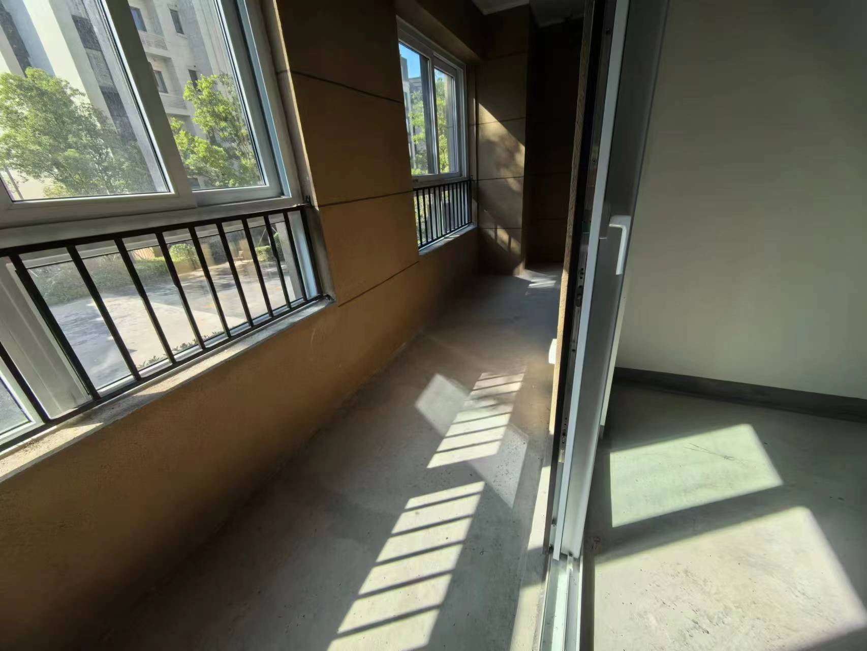 金地繁茂里 4室2厅2卫 123m²