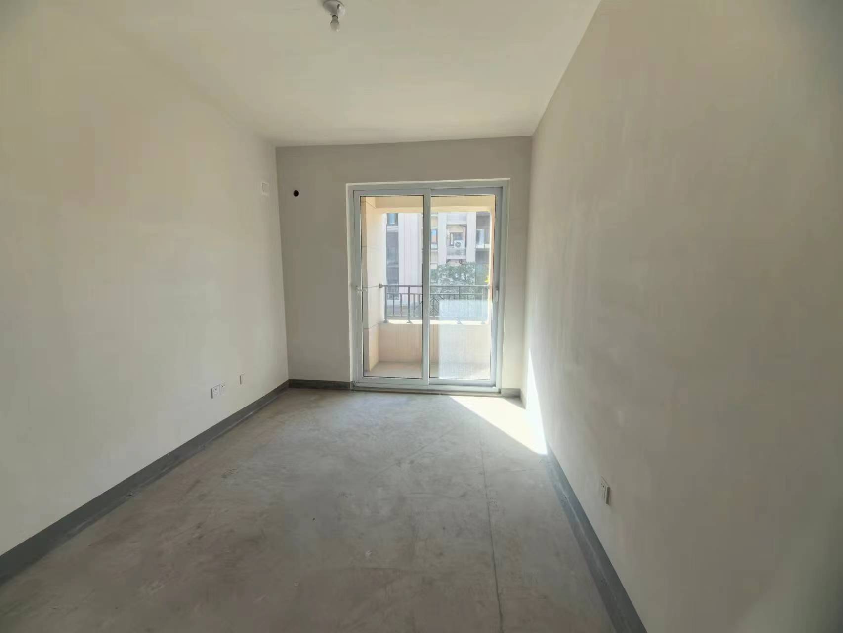 金地繁茂里 4室2厅2卫 118m&sup2;