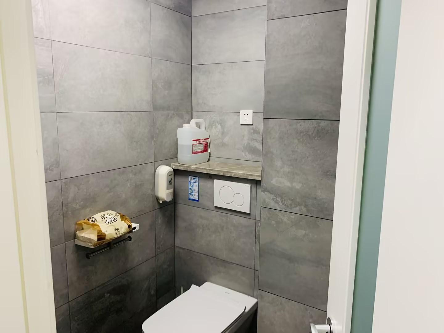 中南世纪城南区 1室1厅1卫 230.00m&sup2;