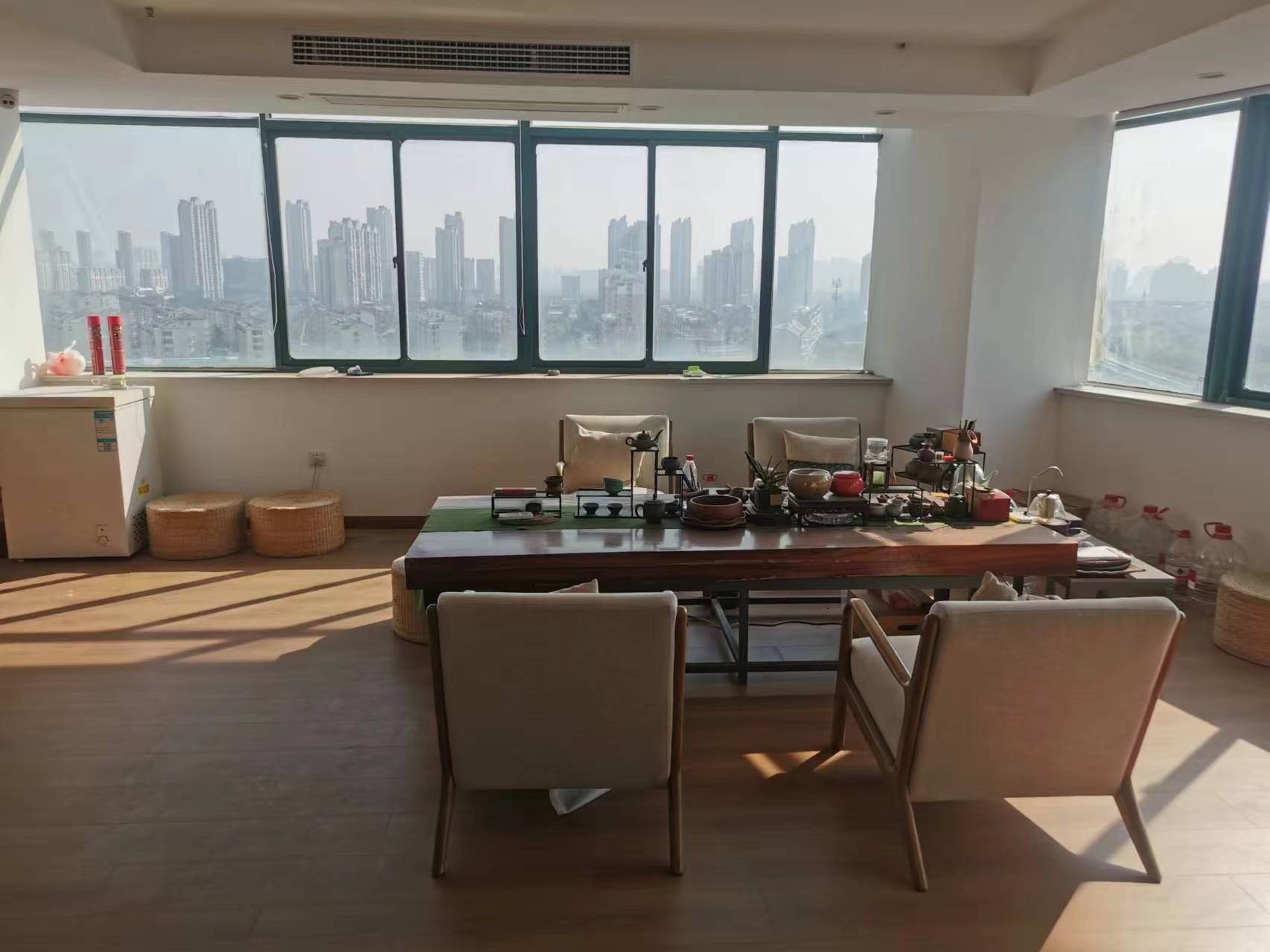 亚太大厦 6室2厅2卫 680m&sup2;