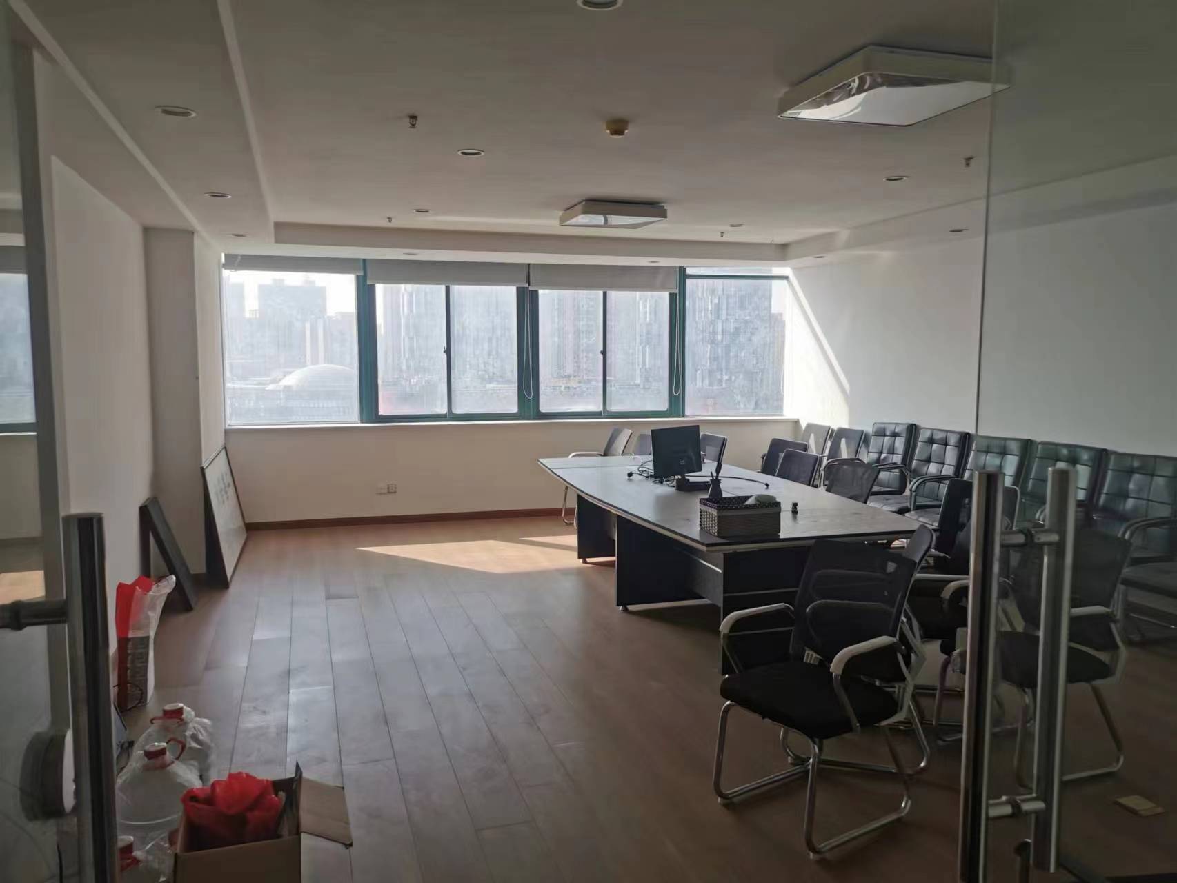 亚太大厦 6室2厅2卫 680m&sup2;