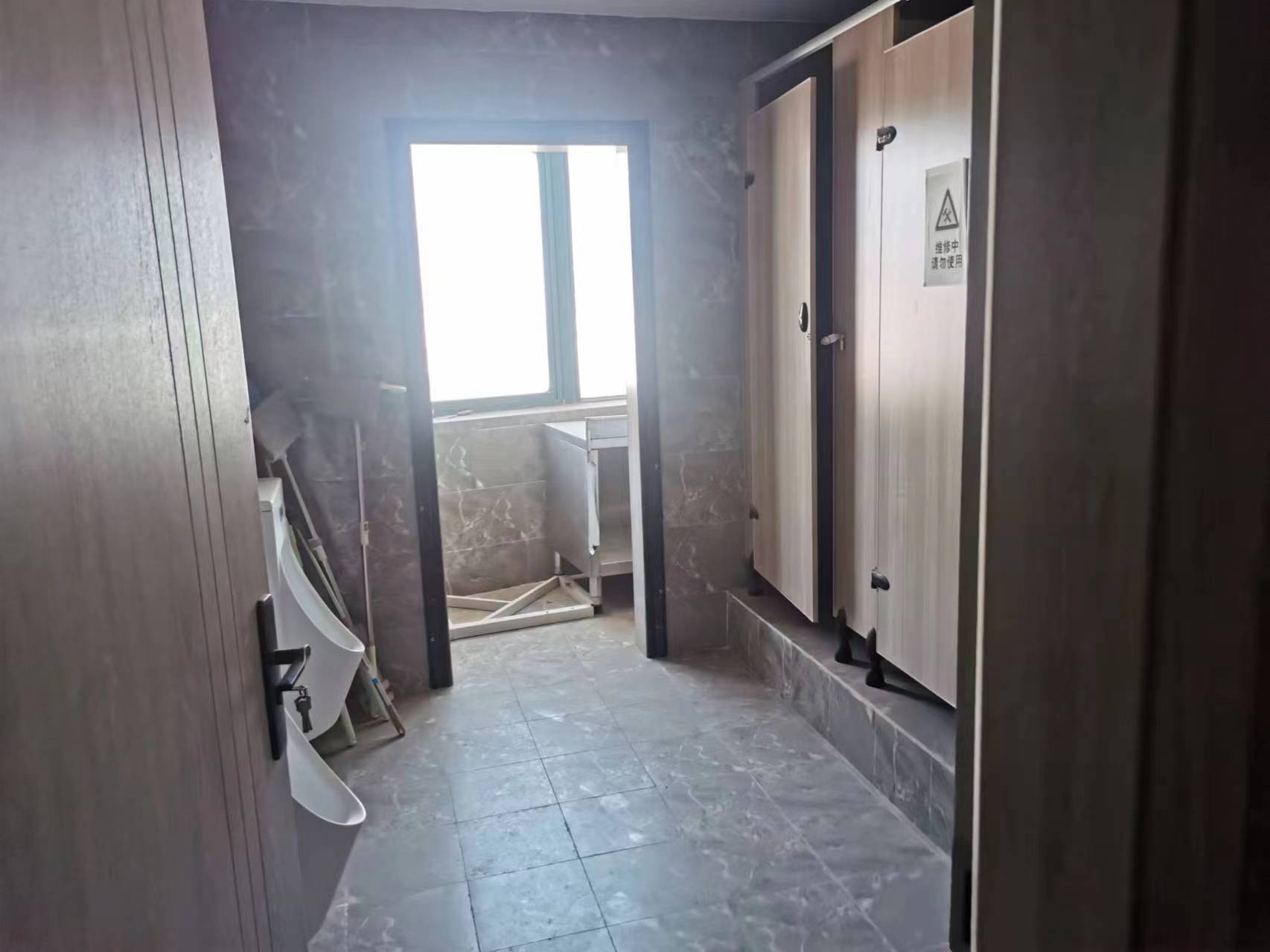 亚太大厦 6室2厅2卫 680m&sup2;