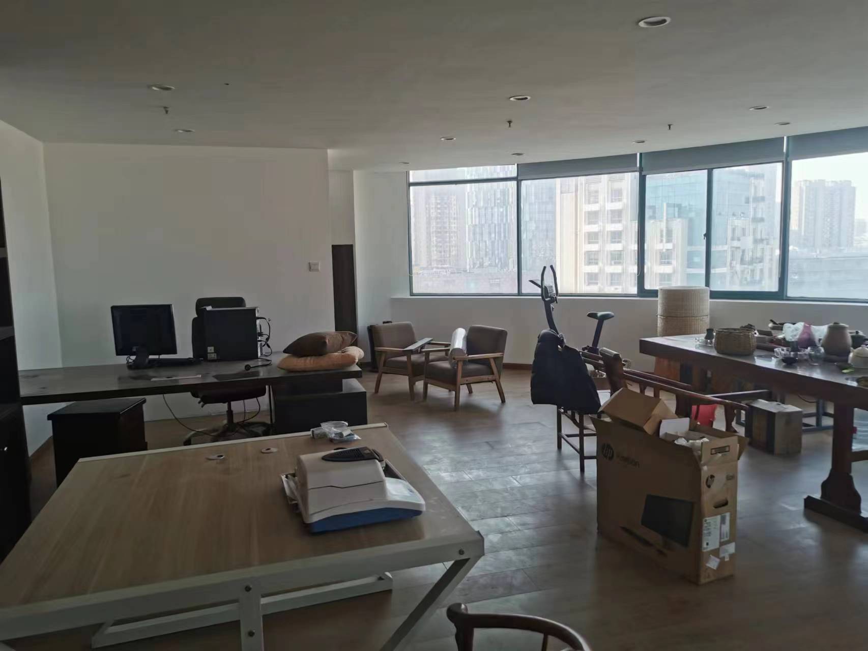 亚太大厦 6室2厅2卫 680m&sup2;