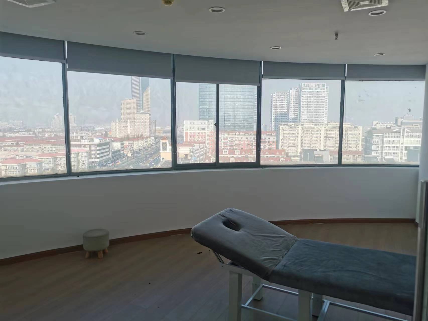 亚太大厦 6室2厅2卫 680m&sup2;