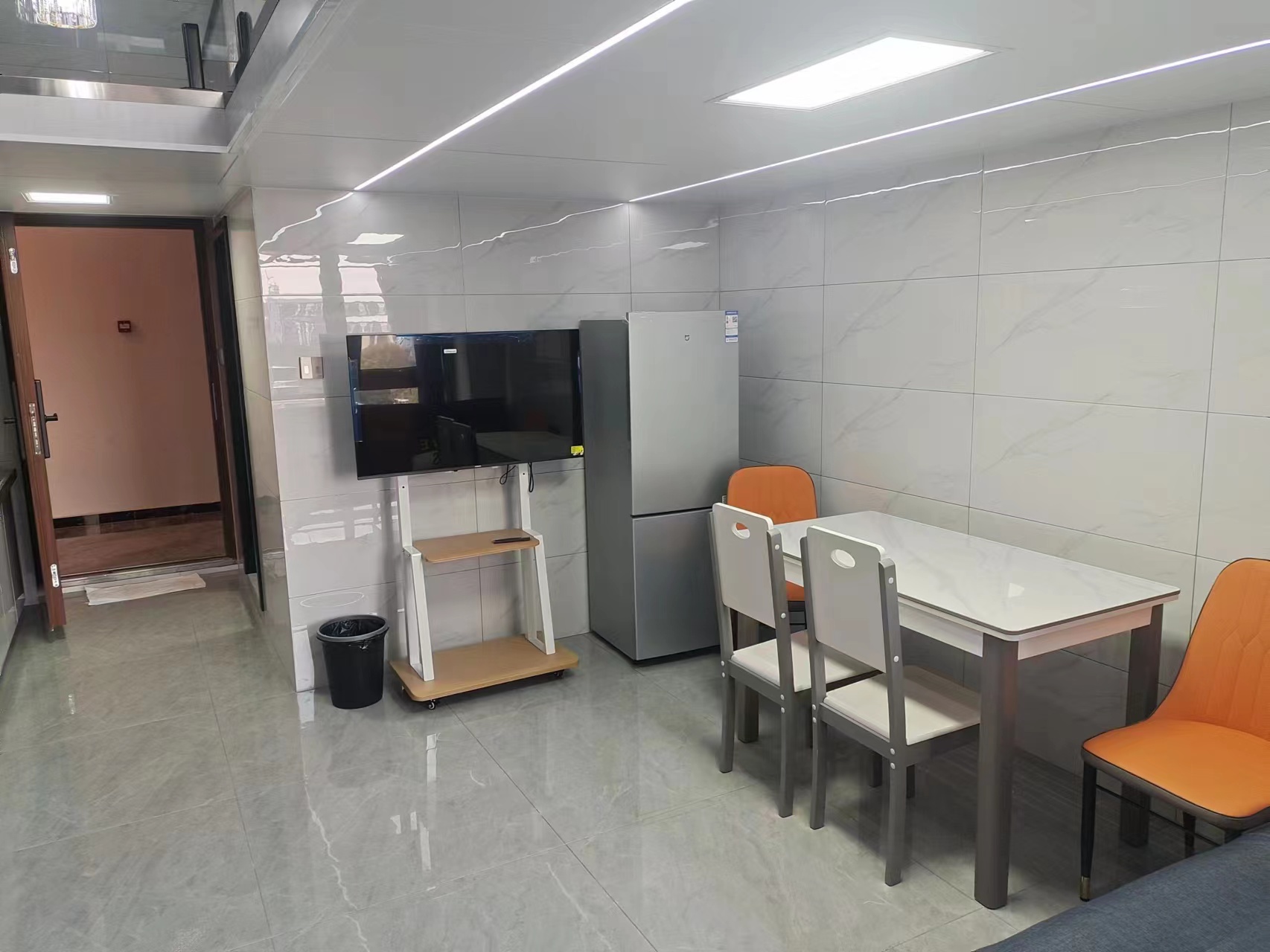 富力广场 1室1厅1卫 40m²