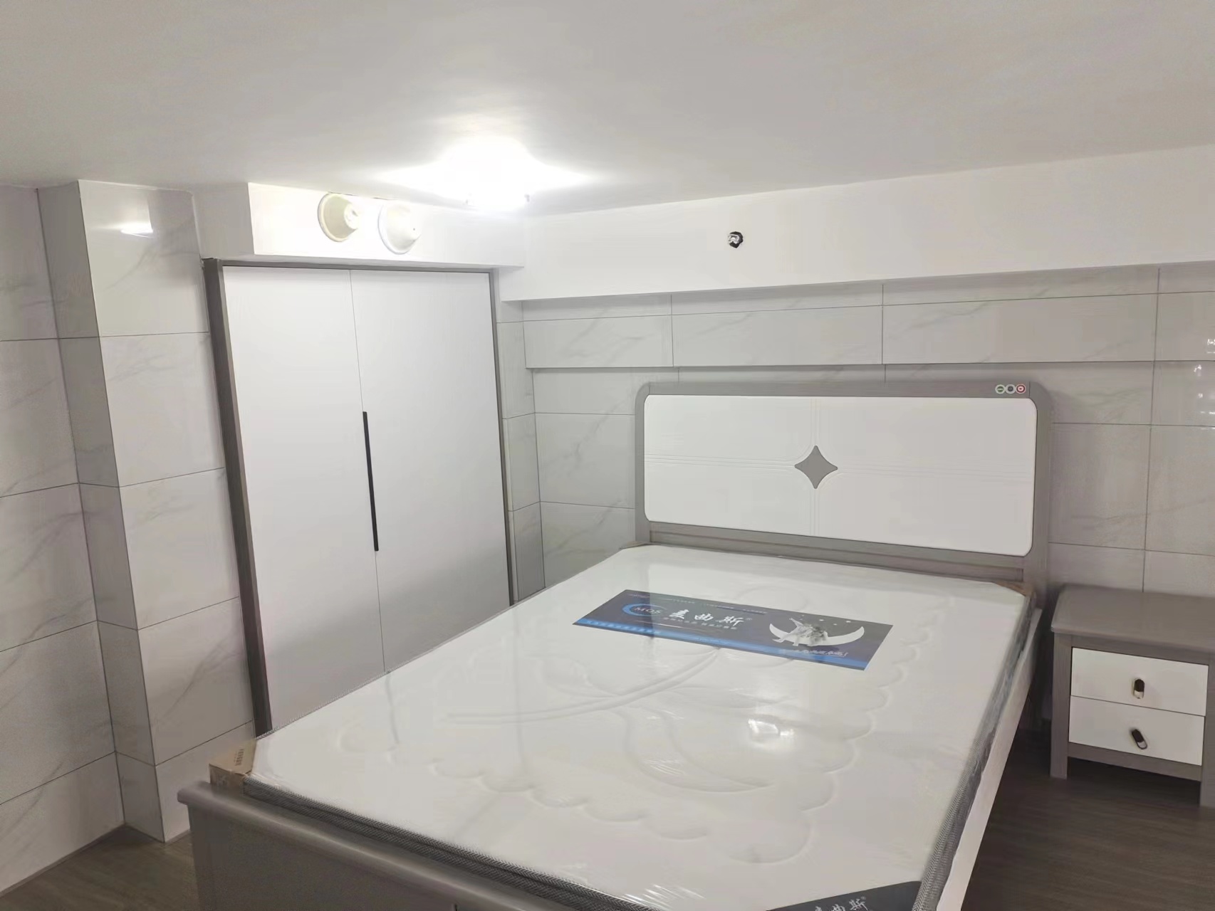 富力广场 1室1厅1卫 40m²