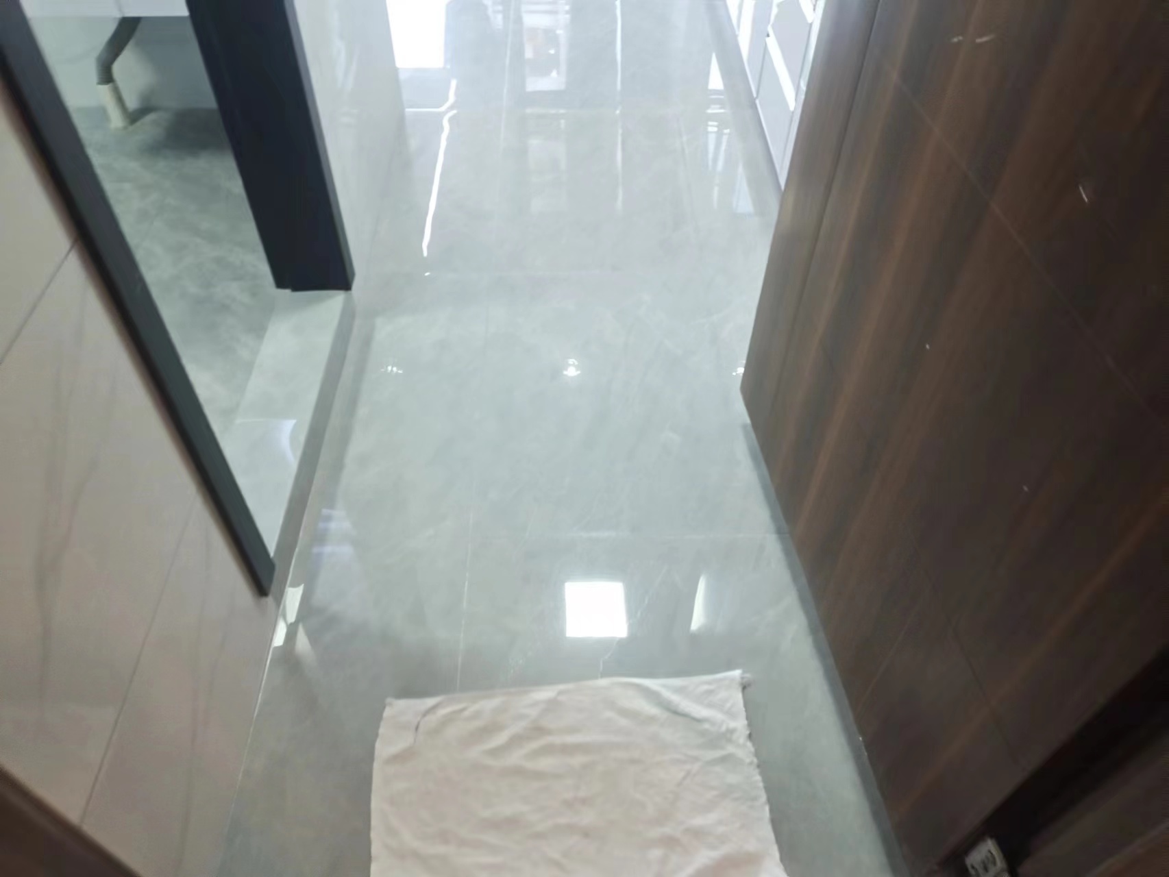 富力广场 1室1厅1卫 40m²