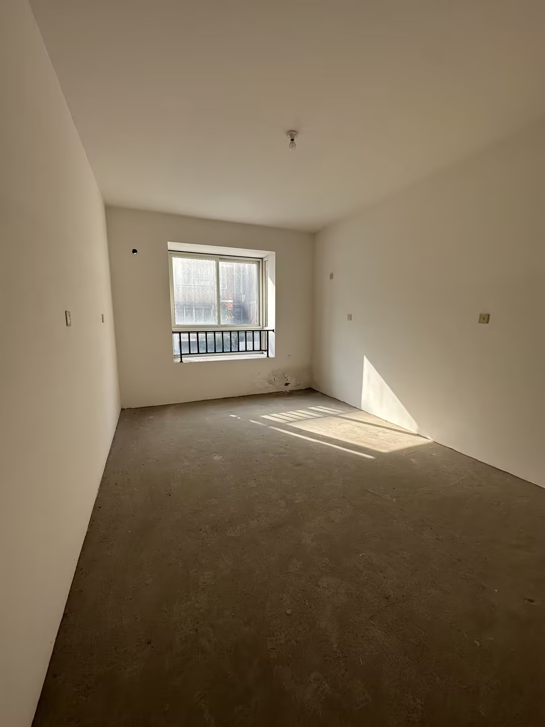 东大俪鑫 3室2厅2卫 158m&sup2;