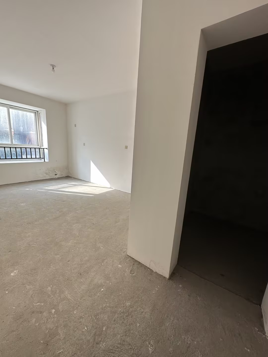 东大俪鑫 3室2厅2卫 158m&sup2;