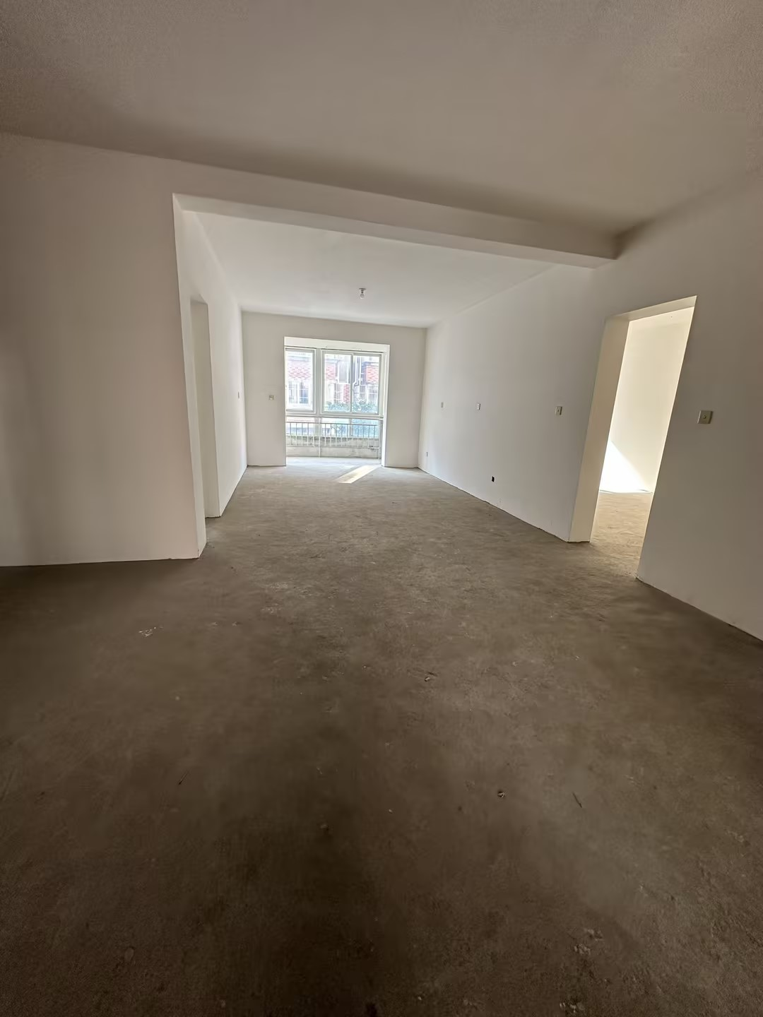 东大俪鑫 3室2厅2卫 158m&sup2;
