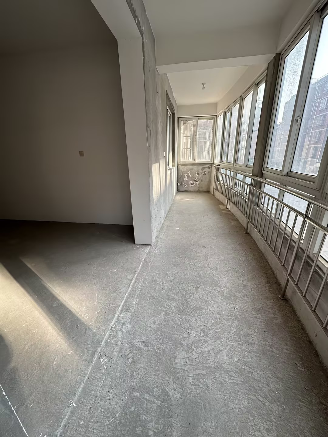 东大俪鑫 3室2厅2卫 158m&sup2;