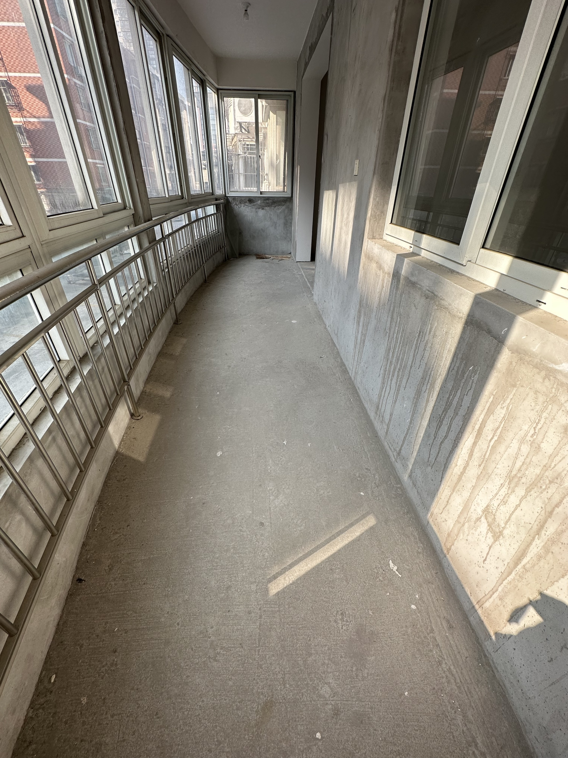 东大俪鑫 3室2厅2卫 158m&sup2;
