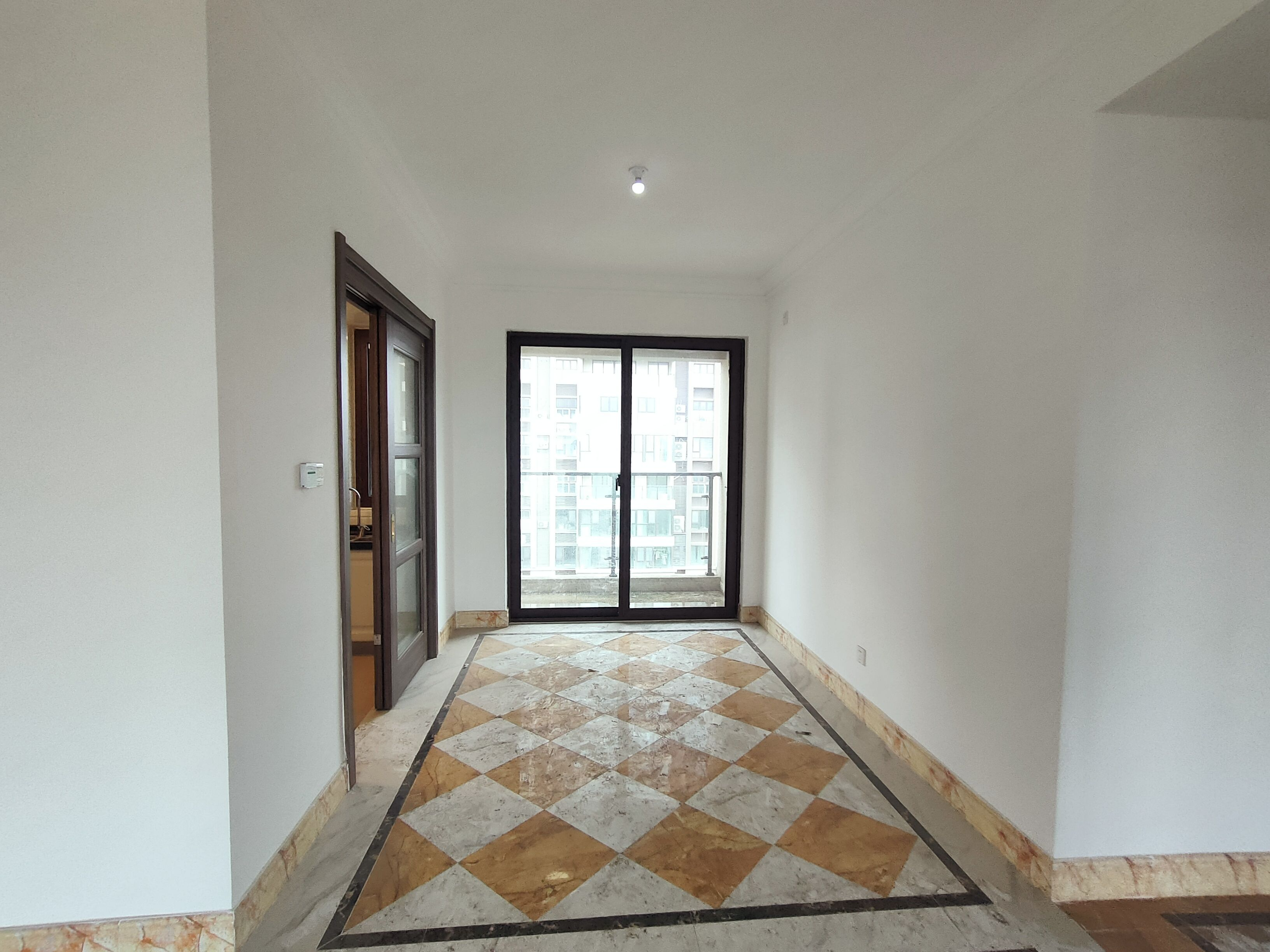 南通碧桂园翡翠华府 4室2厅2卫 143m²