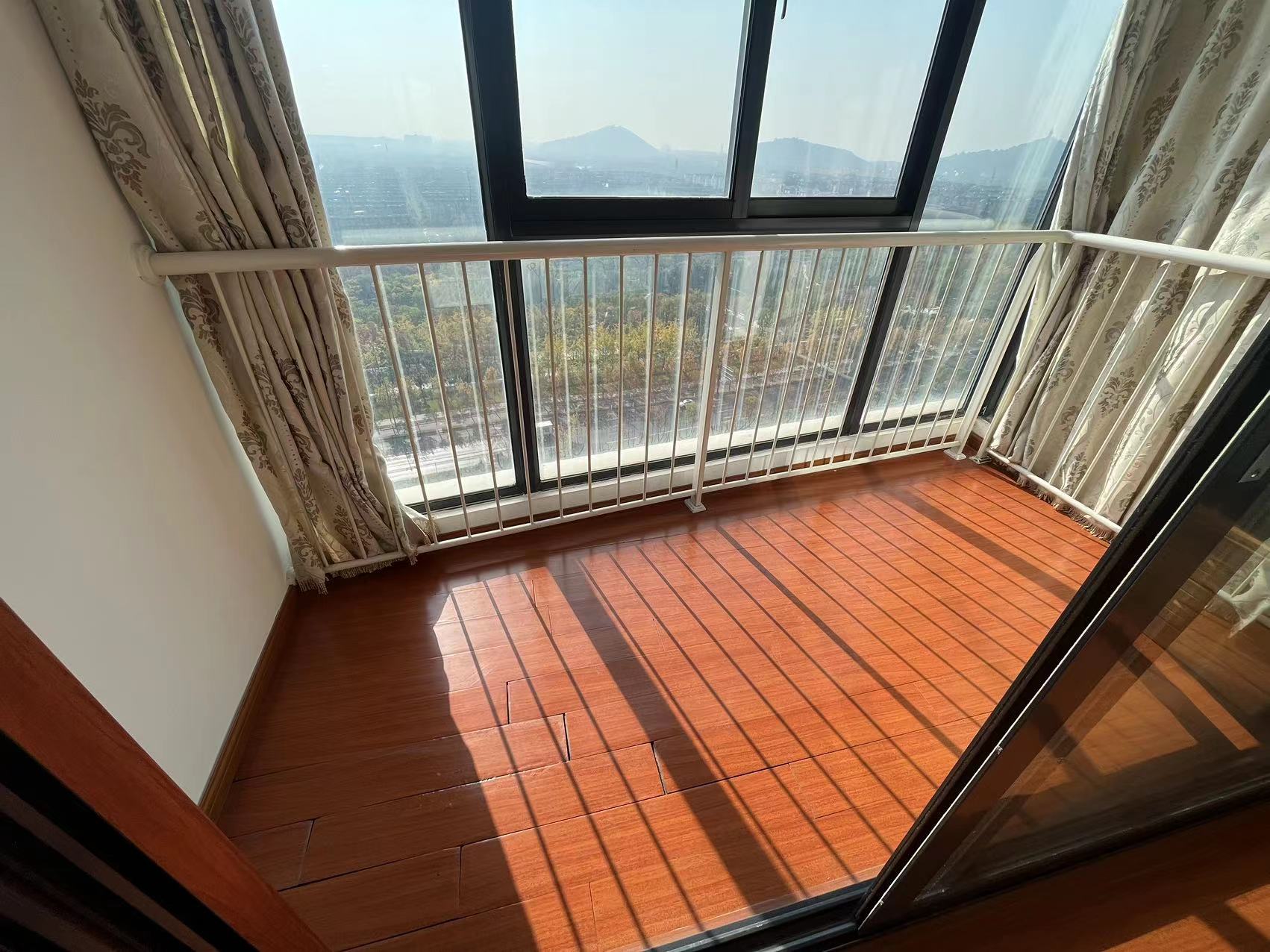 七星花园 3室2厅2卫 144m&sup2;